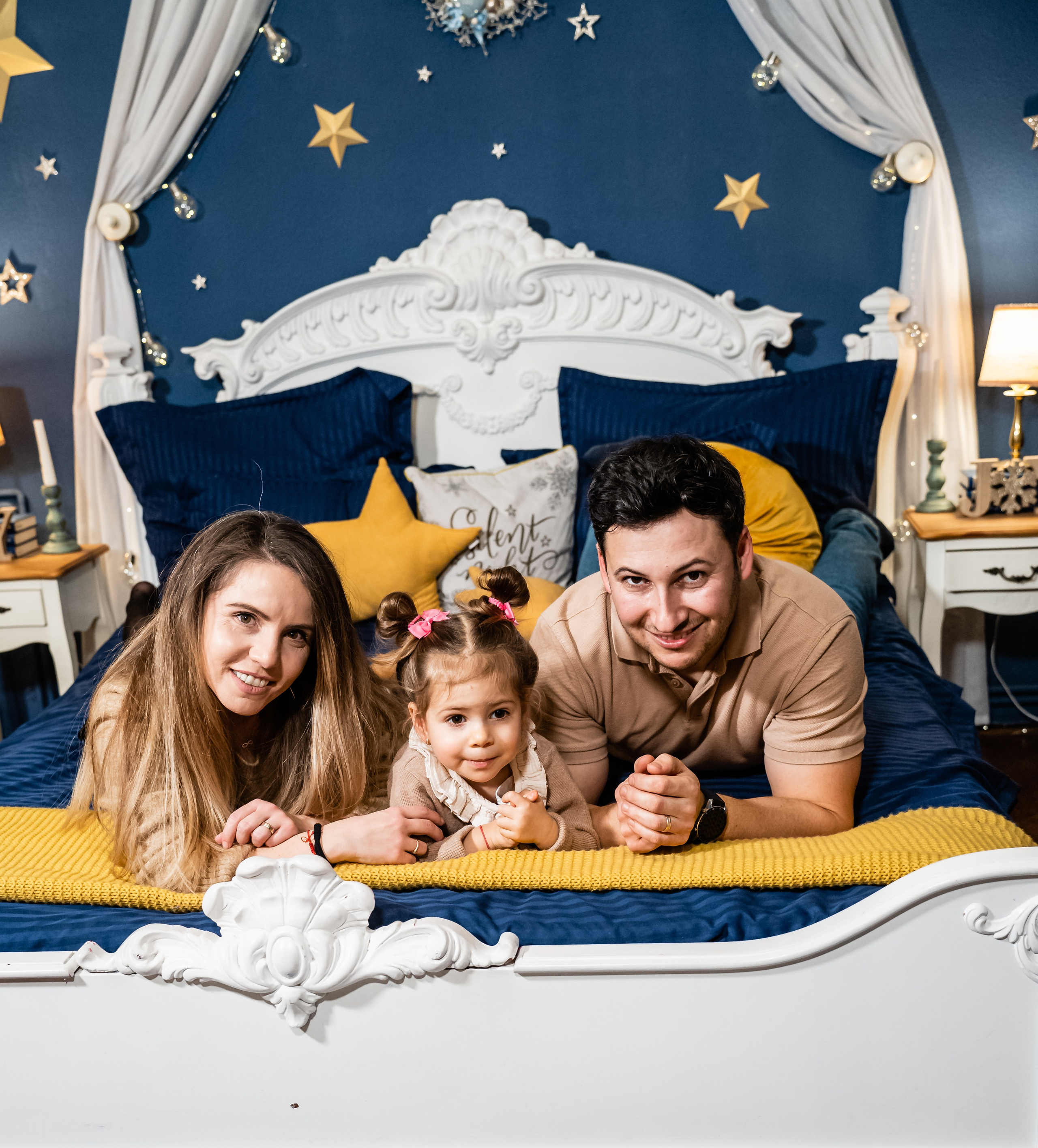 Clara and family. Acasă