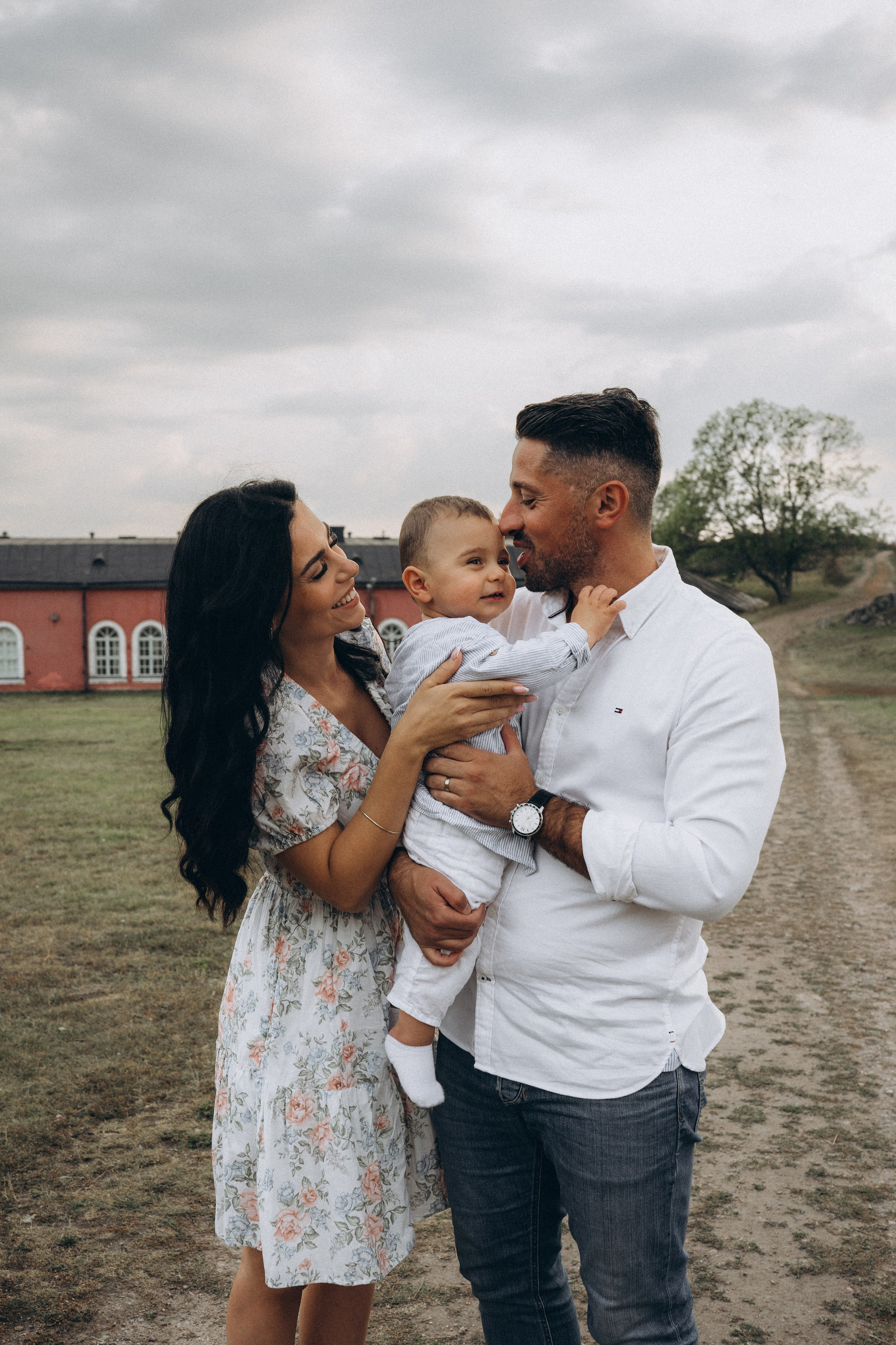 Summer. Wedding and potrait photographer in Helsinki Vickan O