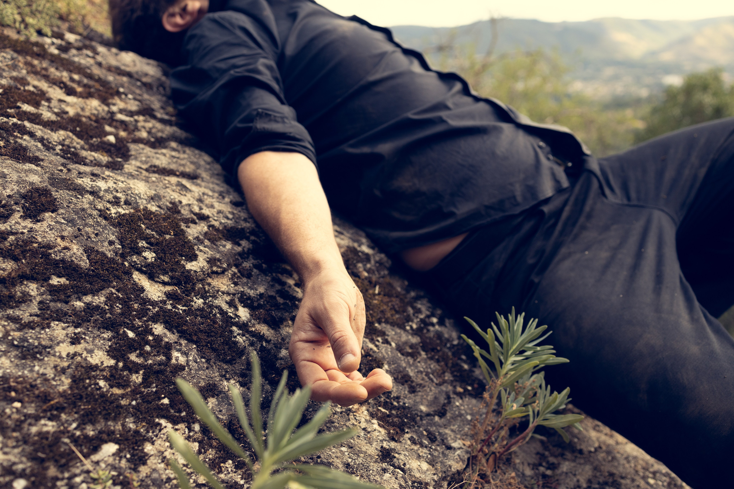 Portrait du portfolio d’un acteur Avignon Provence France. Histoires d’amour, séances photos de famille et de mariage en France