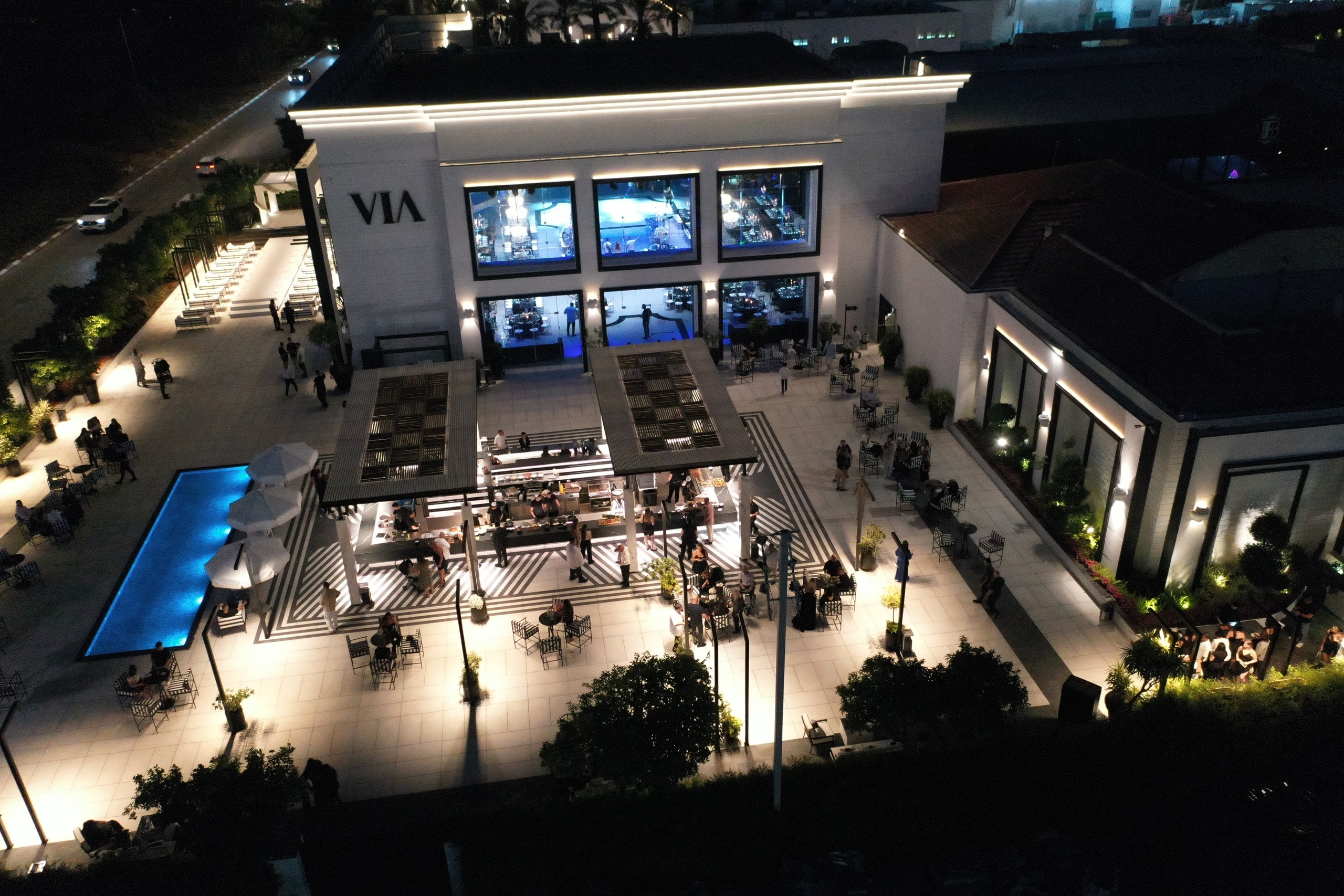 VIA / BASICO. Wedding and events photographers Studio Shalom