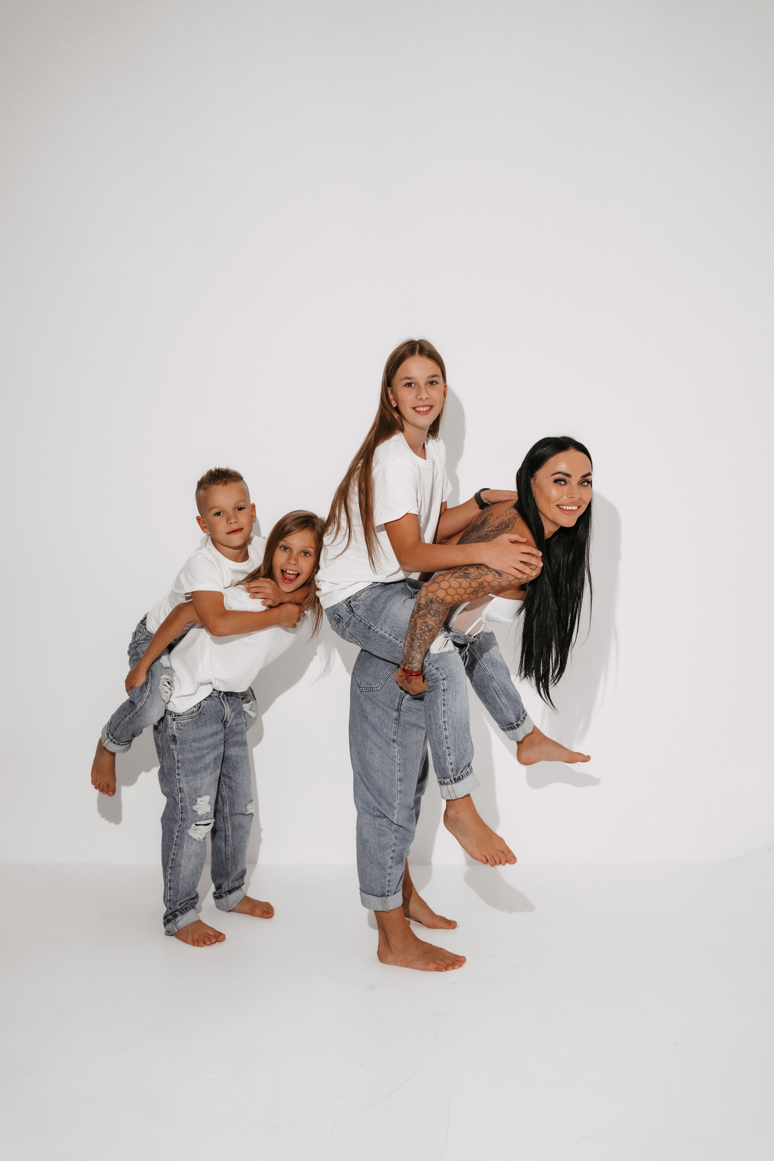 Ģimenes fotosesija. Sieviešu fotogrāfe Nadja Kraukle