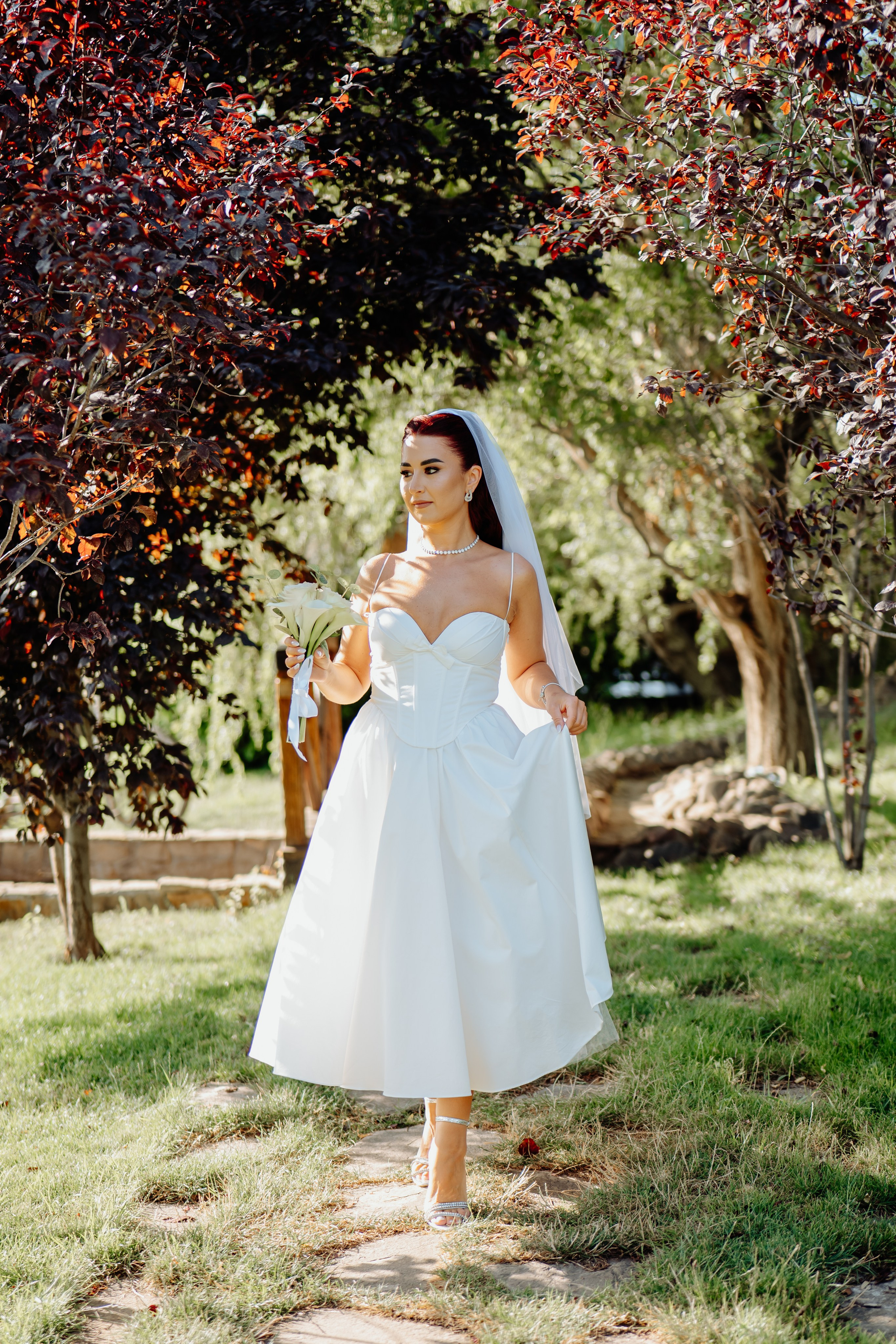 V & A. Crudueugen.com