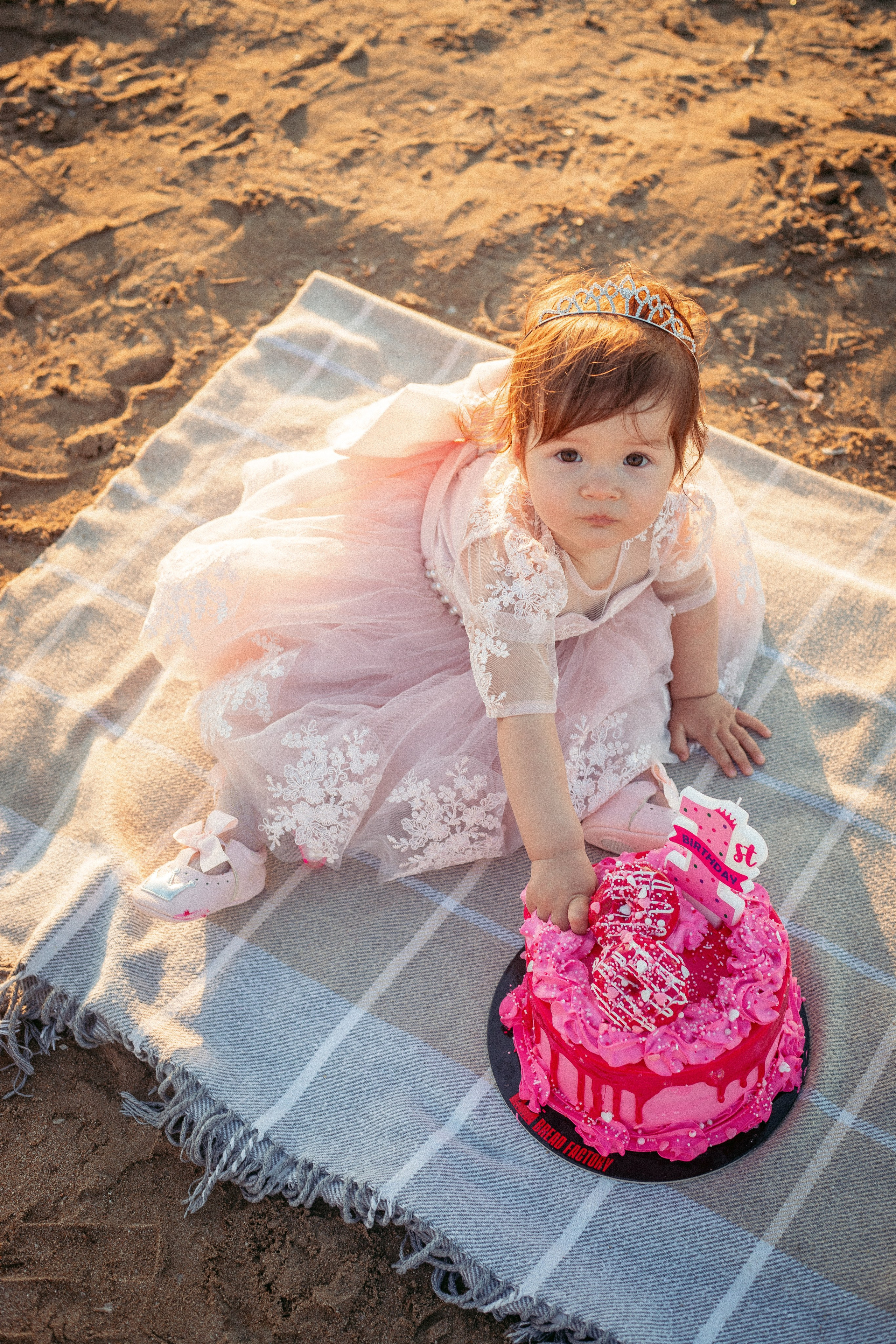 Little Beach Celebration. Family Photographer in Greece