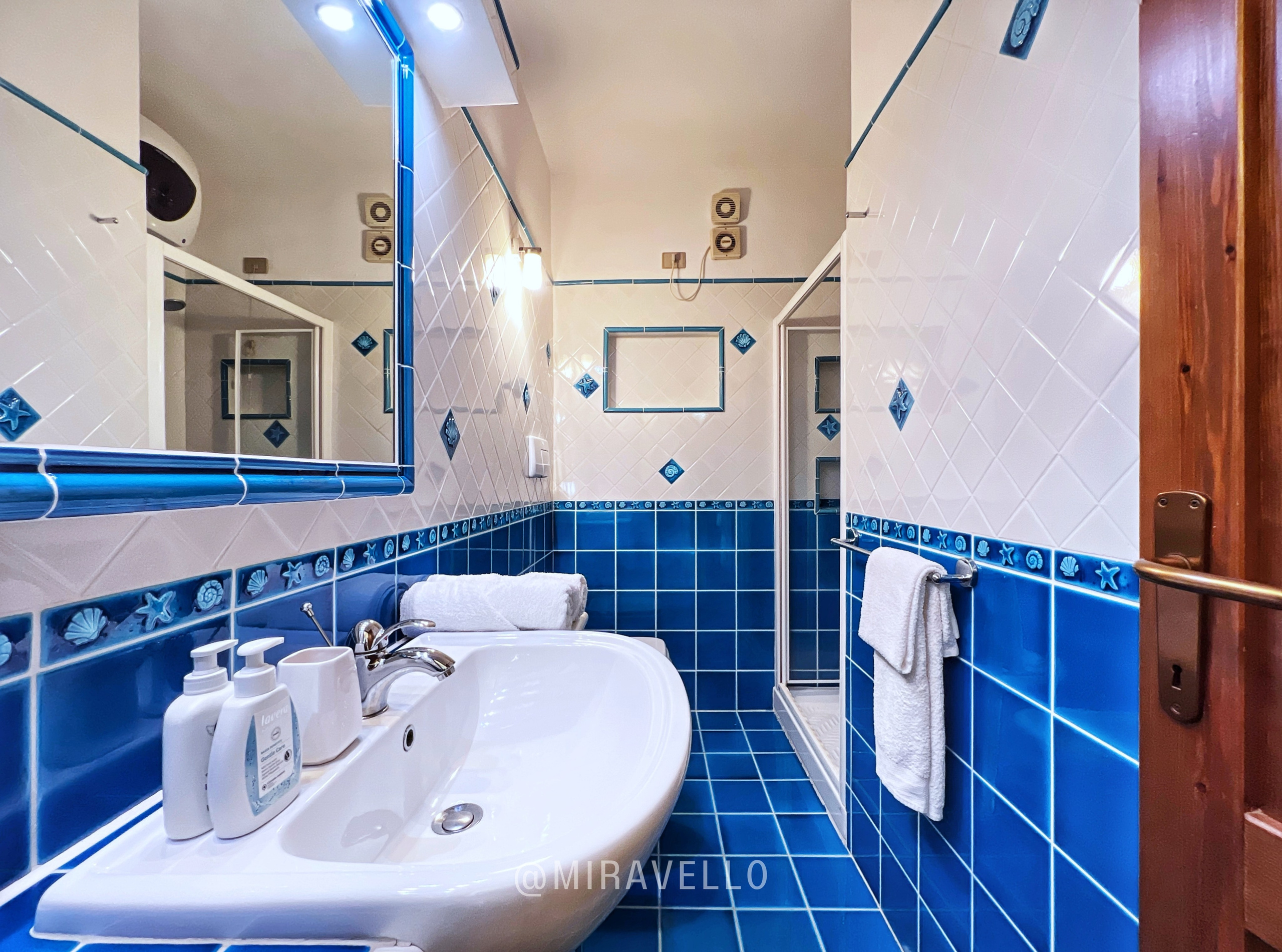 Villino con terrazza rustica. Fotografo d’interni a Cagliari Eugenia Murru