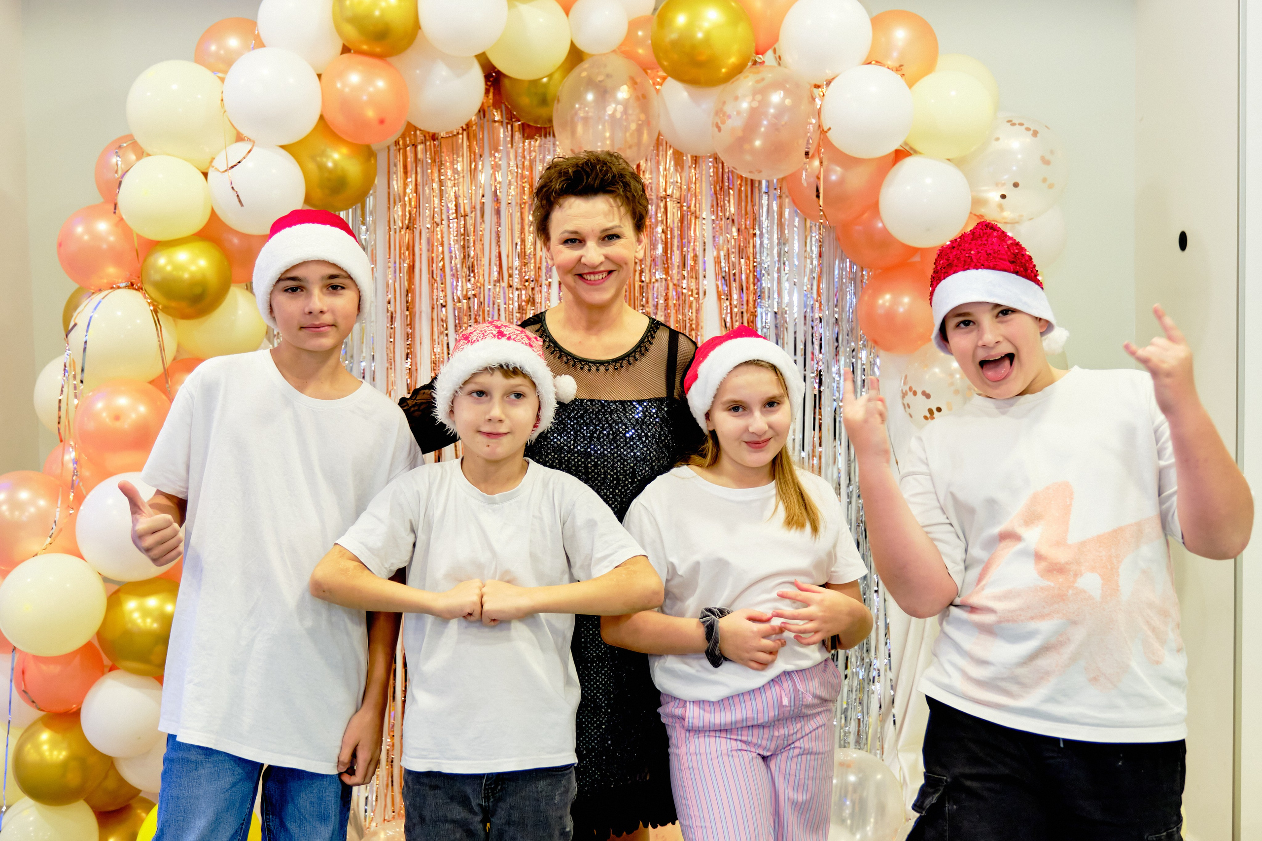 Фоторепортаж з благодійного Новорічного балу у Чорногорії. Портретний фотограф Альона Новгородцева