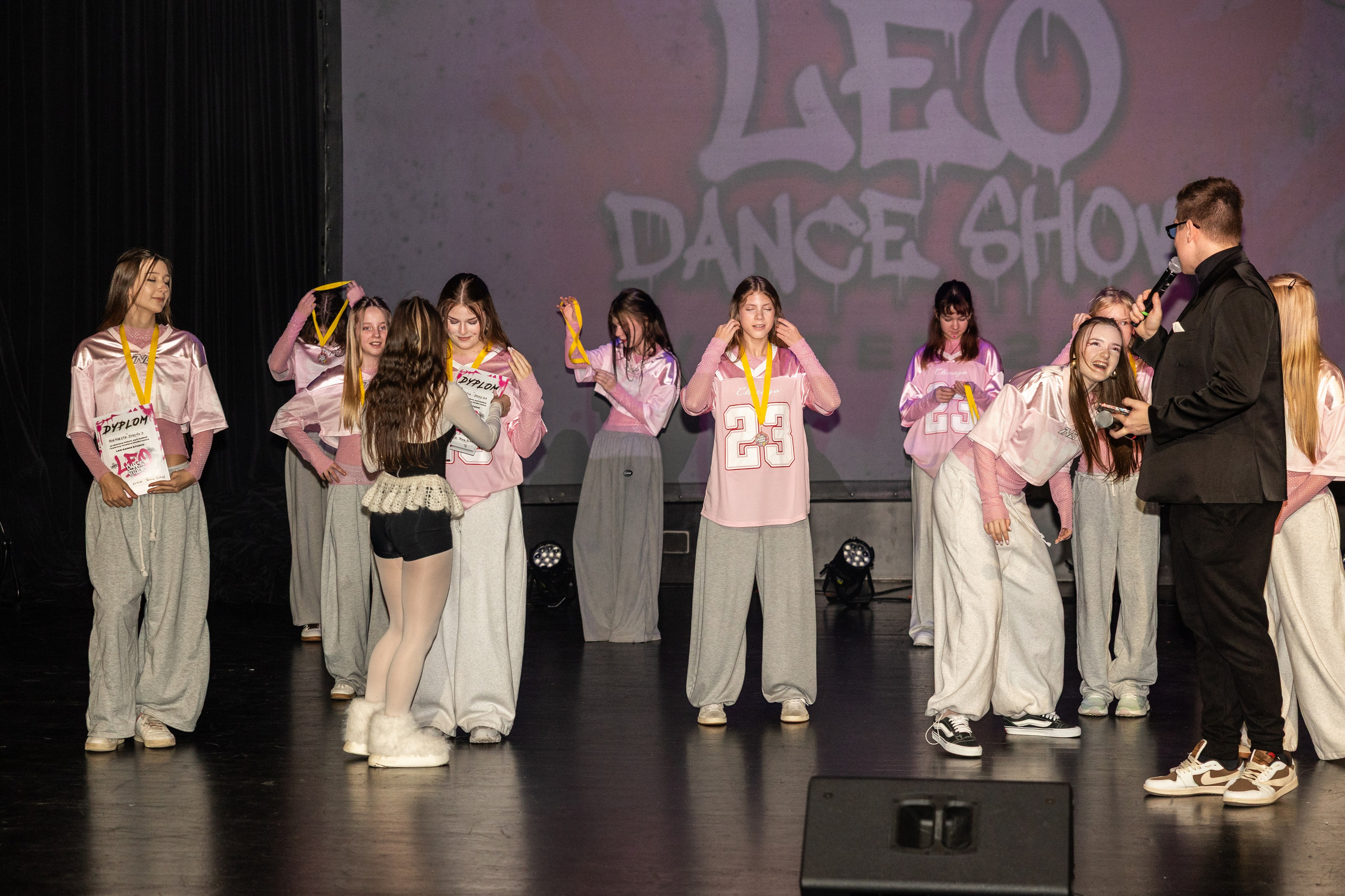 LEO DANCE SHOW WINTER 2025. Семейный и детский фотограф в Варшаве Мила Бобровская