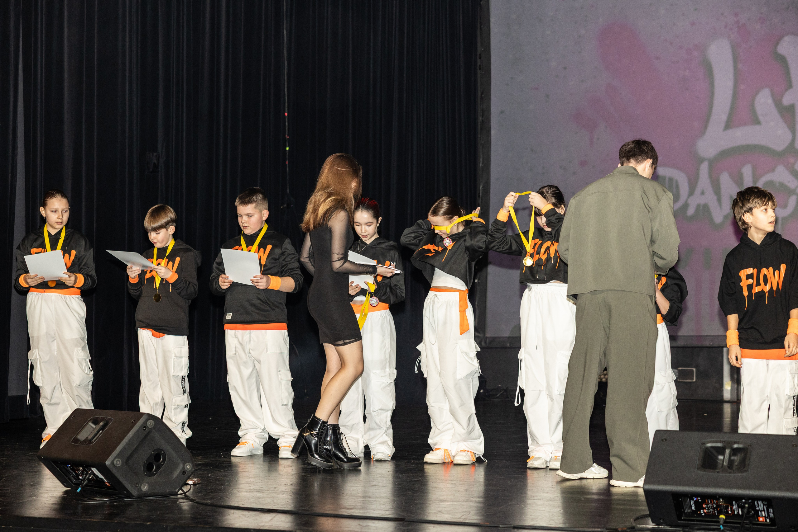 LEO DANCE SHOW WINTER 2025. Семейный и детский фотограф в Варшаве Мила Бобровская