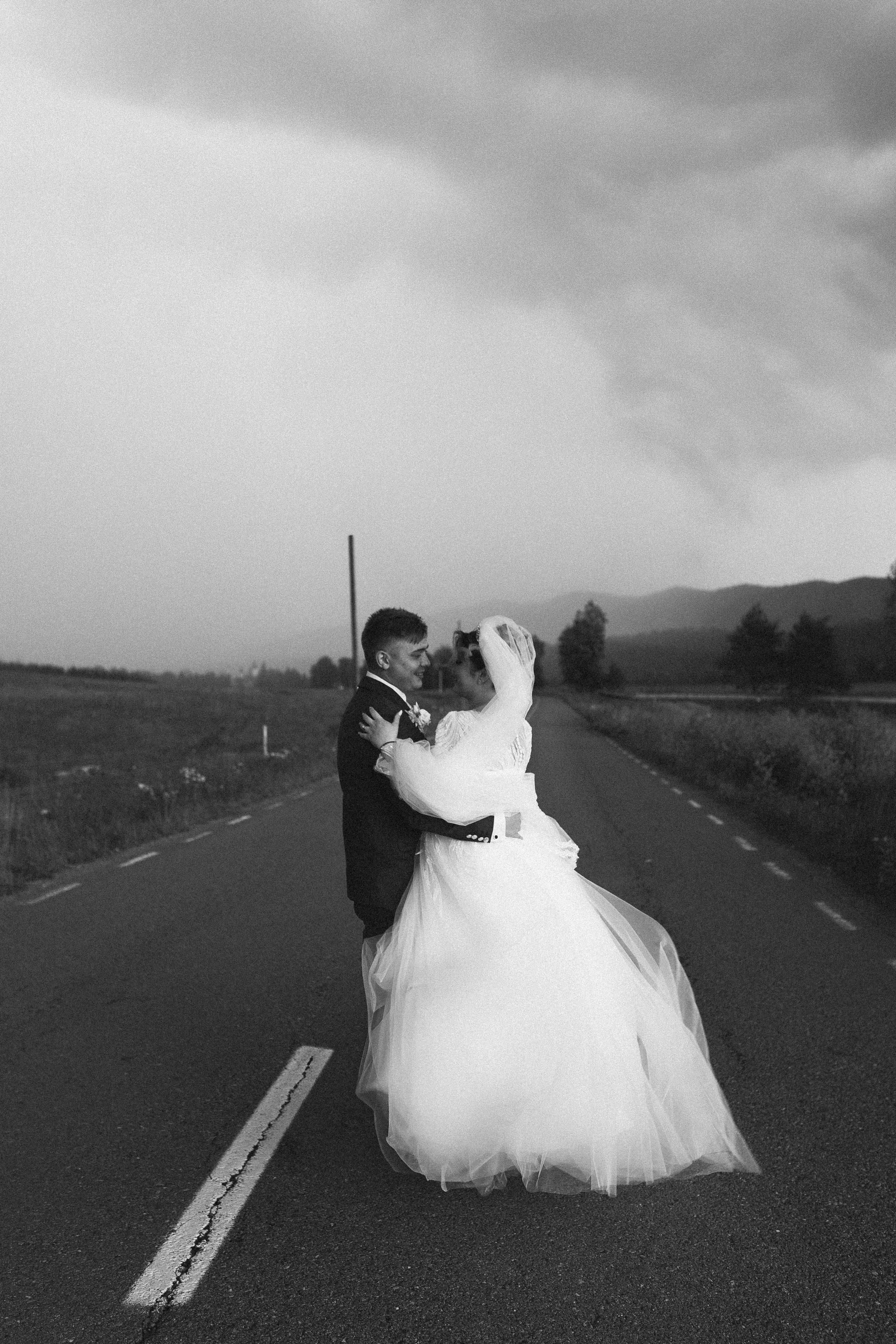 Oana & Andrei. Vlad Aconstantinesei Photographer