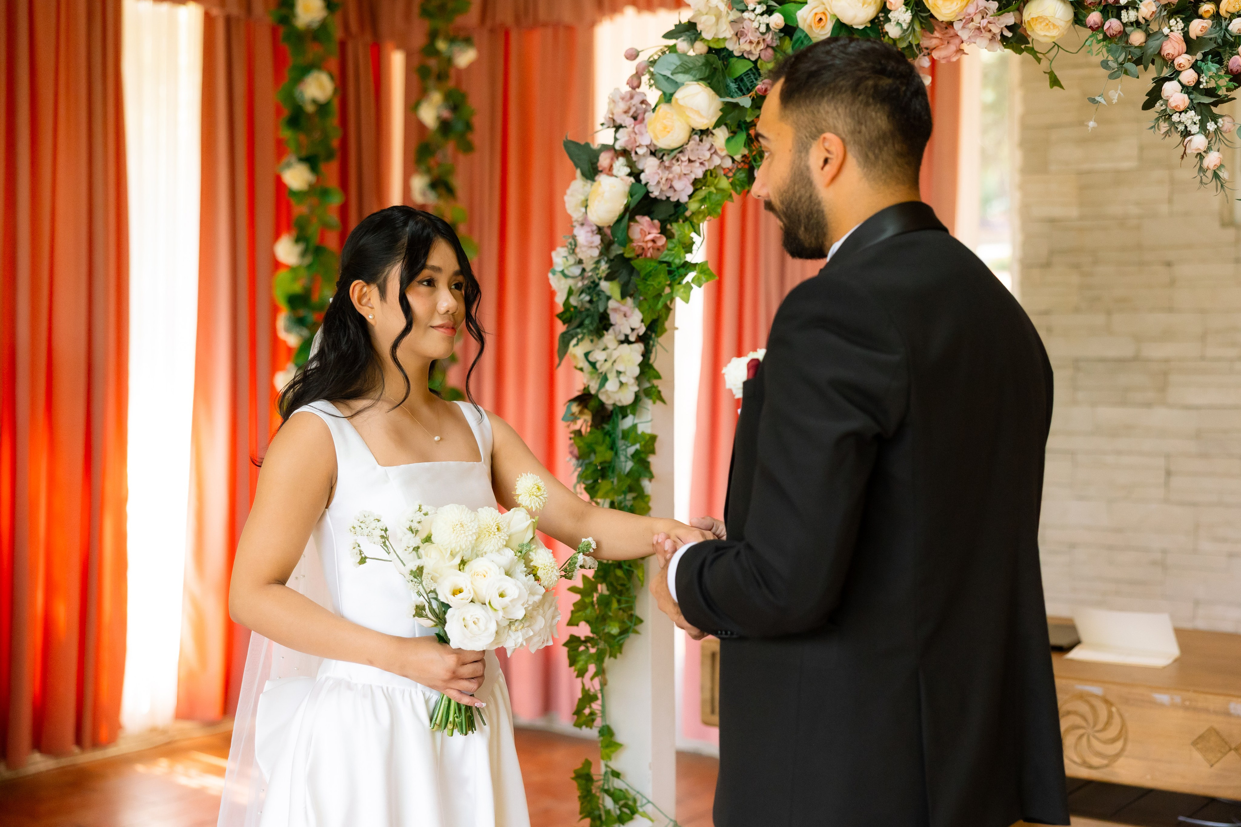 Sharing happy moments. Wedding photographer in Tbilisi Ioseb Mamniashvili