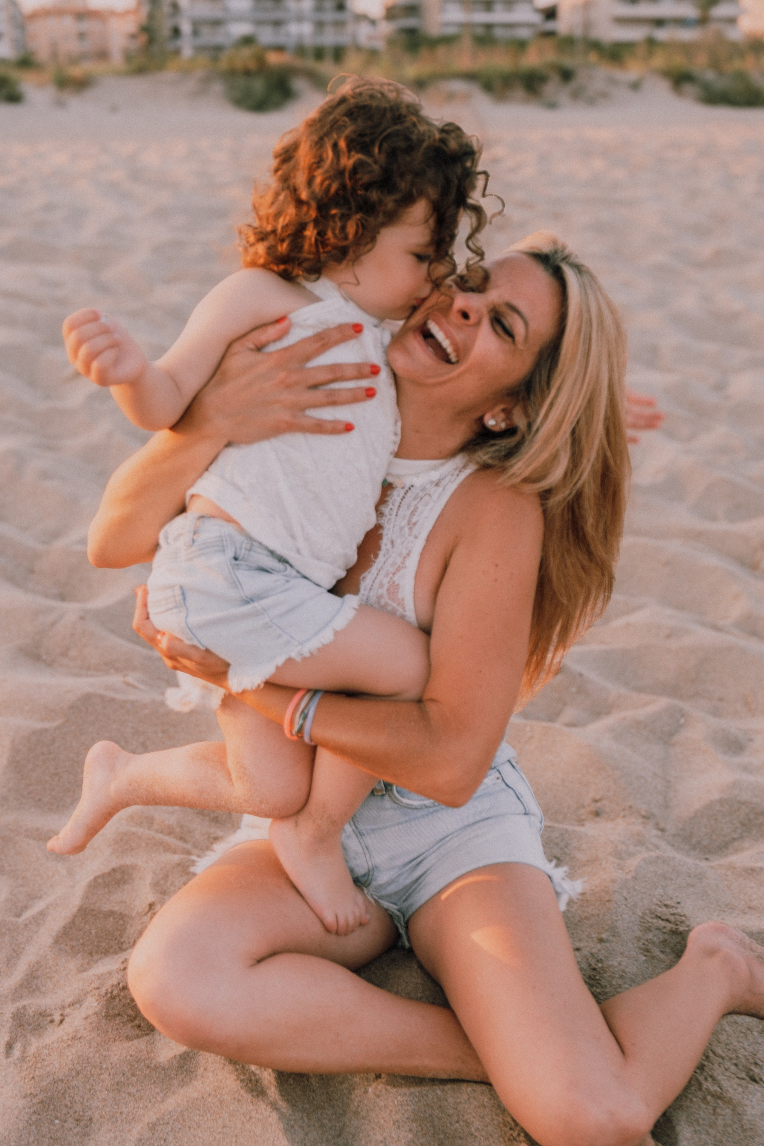 Sesión familiar en la playa. Fotografía profesional en Calafell - Elena Medvedeva