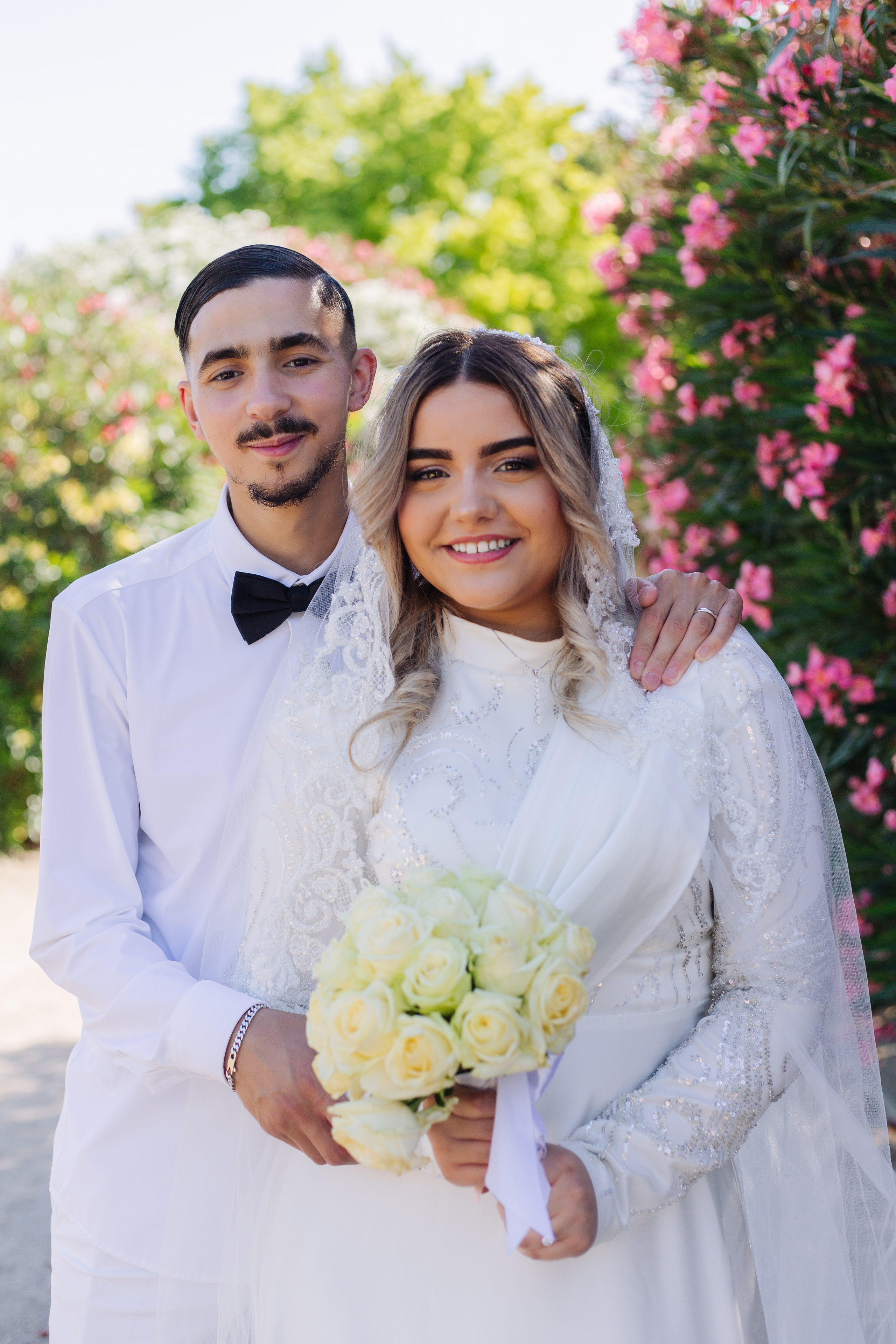 Yassine et Sahra. Studio photo « Partage ton bonheur » – Photographe famille près de Châtellerault, Poitiers et Tours