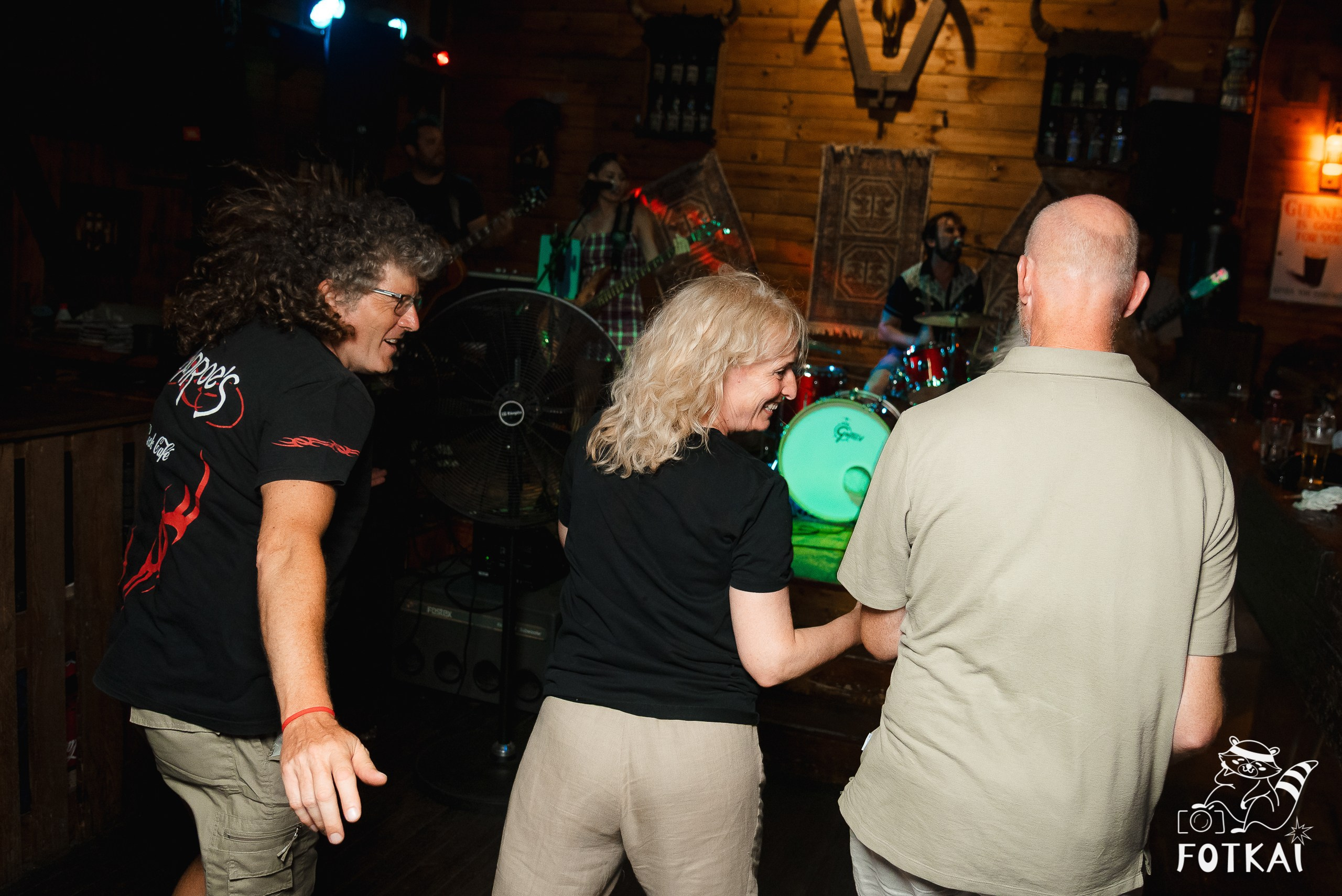 Reportaje fotográfico de FOTKAI | Get Back en El Paso Bar | Torrevieja, España, 12 de julio de 2025