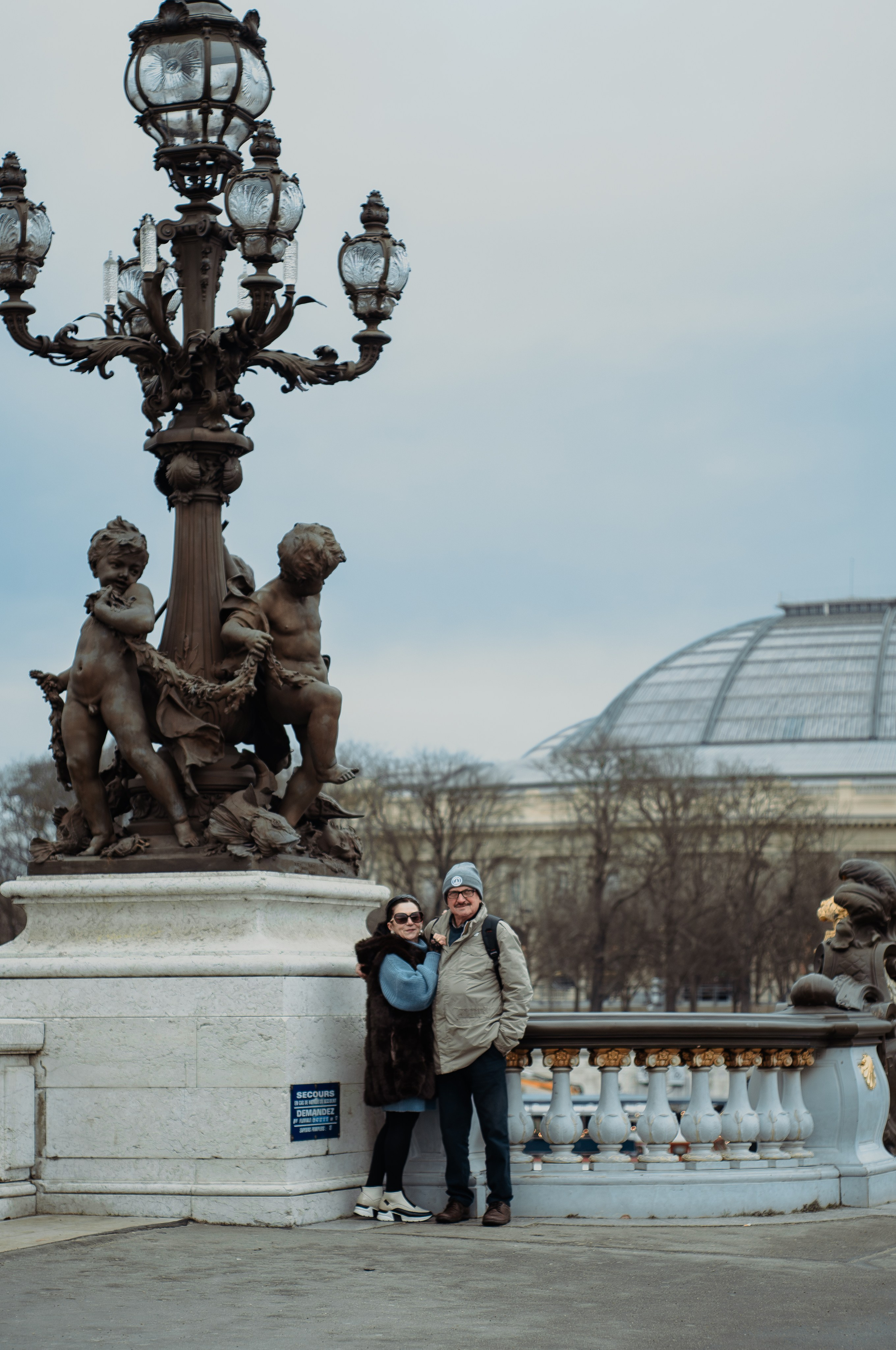 Photoshoot in Paris for the elderly couple. Paris photographer — Polina Osipova