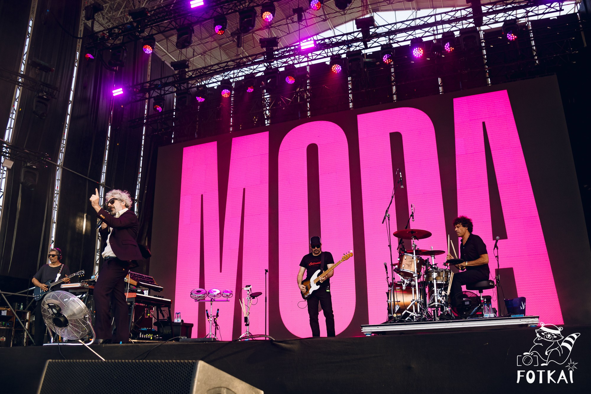 Low Festival 2026 — Full Concert Photo Report from the Opening Night in Torrevieja | FOTKAI