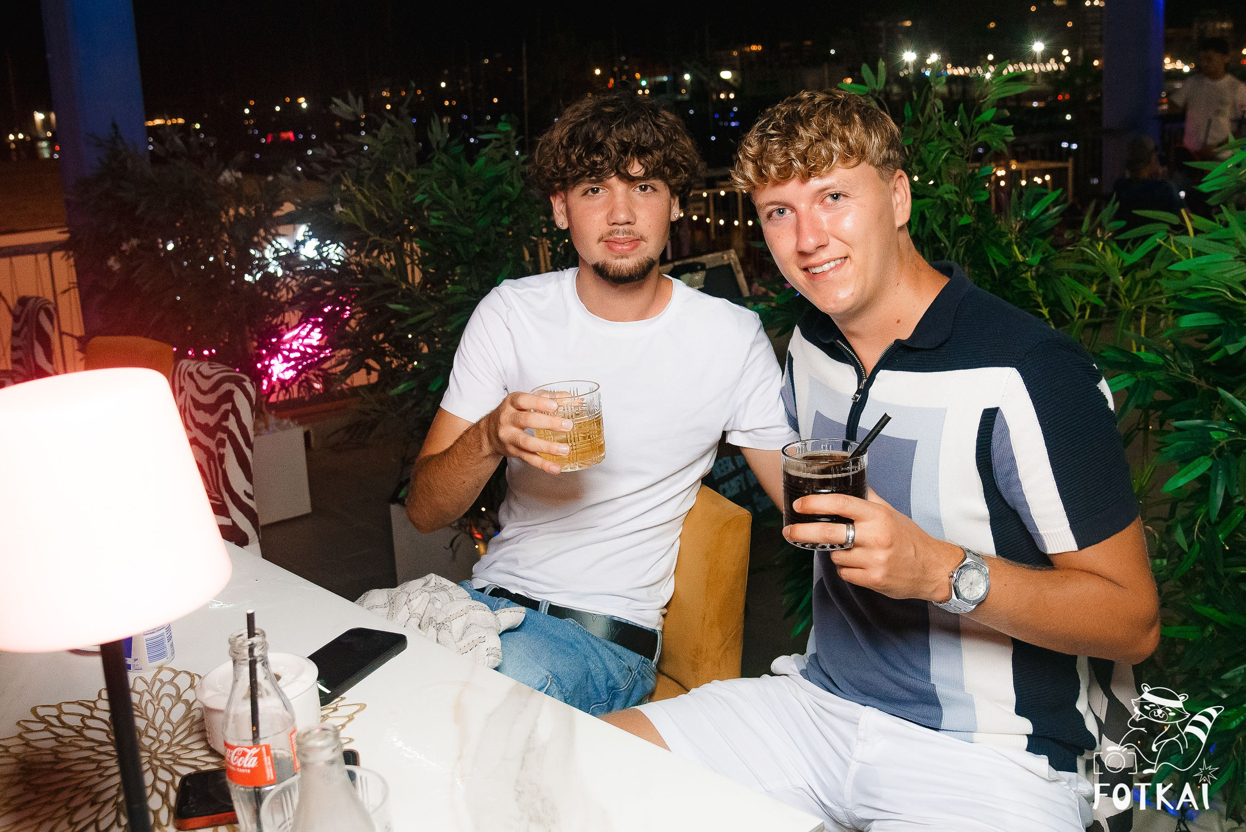 The Sunset Lounge Bar: Reportaje fotográfico 08.08.25 | FOTKAI