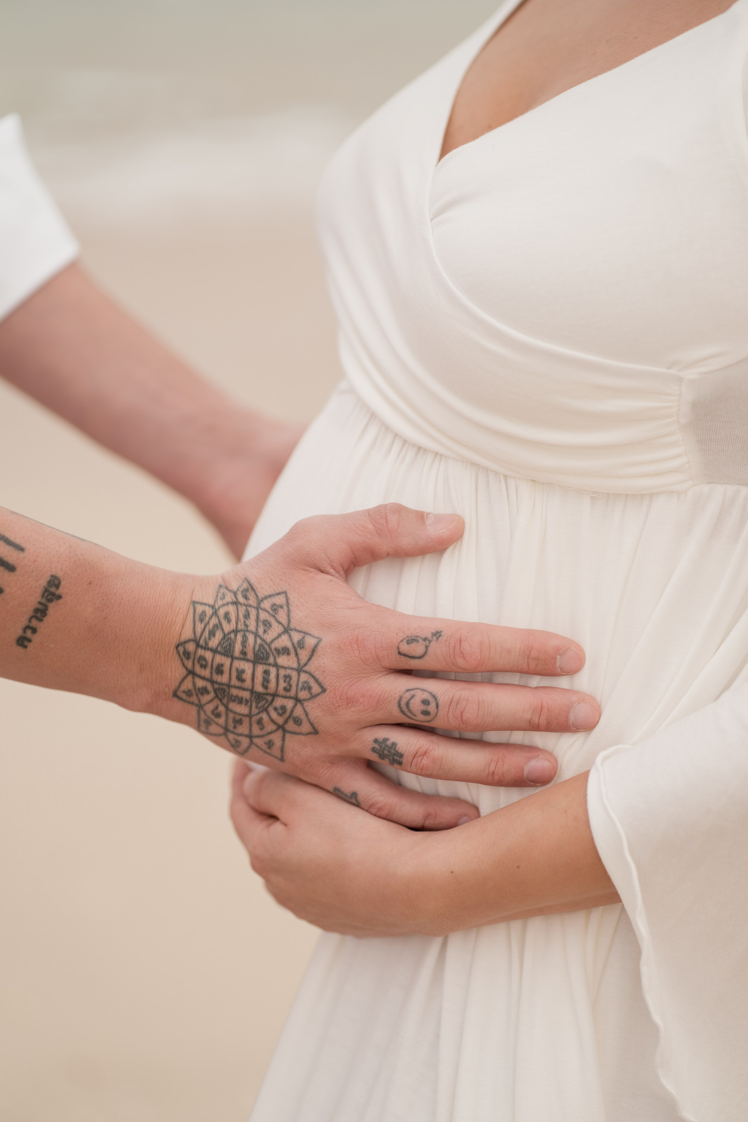 Wind, sand and new beginnings. Angela Iakovleva — Family Photographer in Dubai