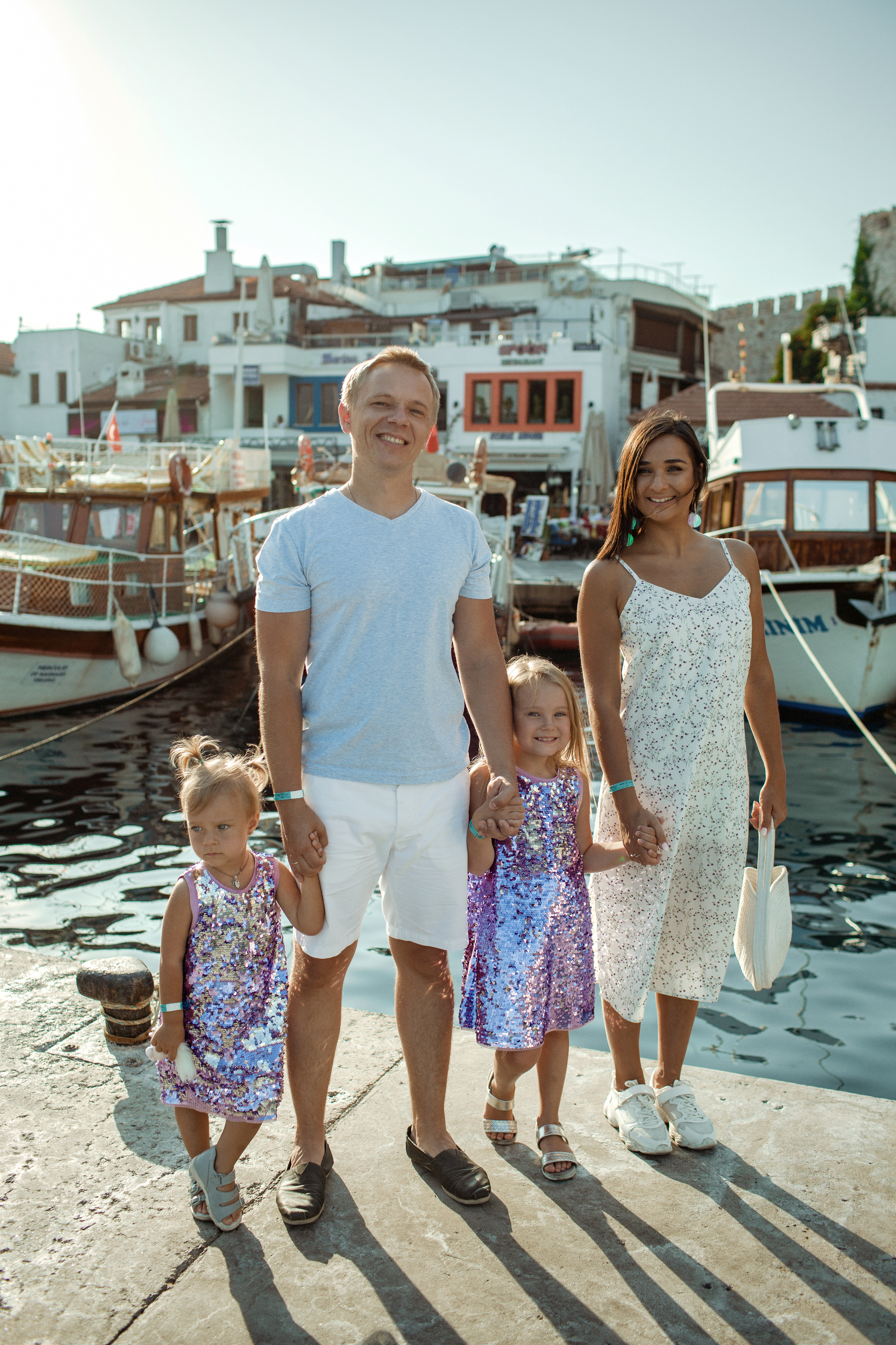 Family photo shooting in Marmaris old town. Julia Ganch I Fashion Wedding Photography I Cappadocia Turkey