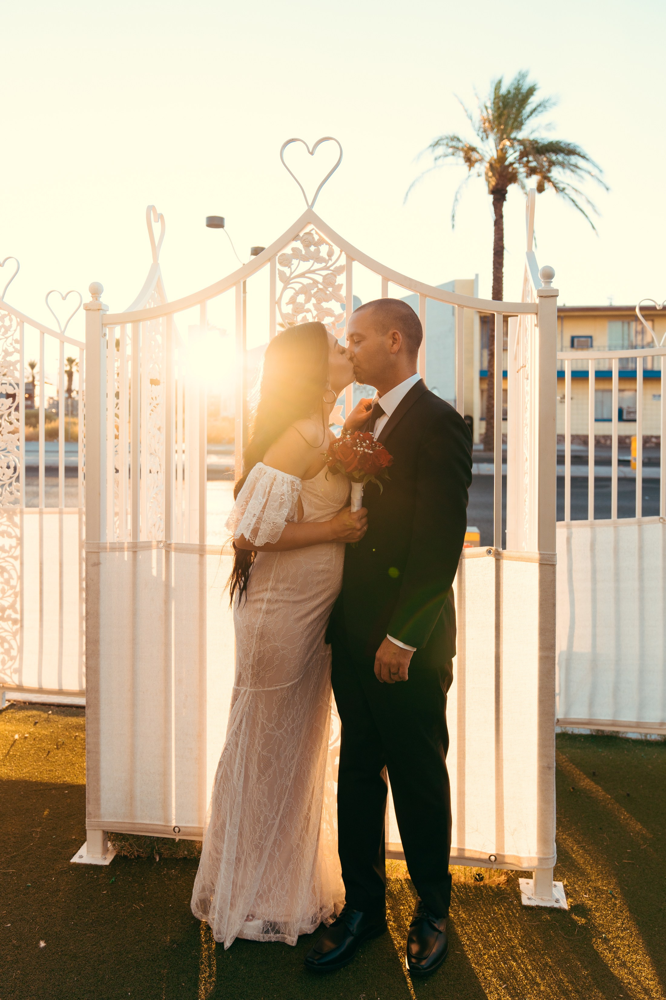 Jessica&Dakoda. Wedding & elopement photographer Viktoriya Kravtsov. Las Vegas