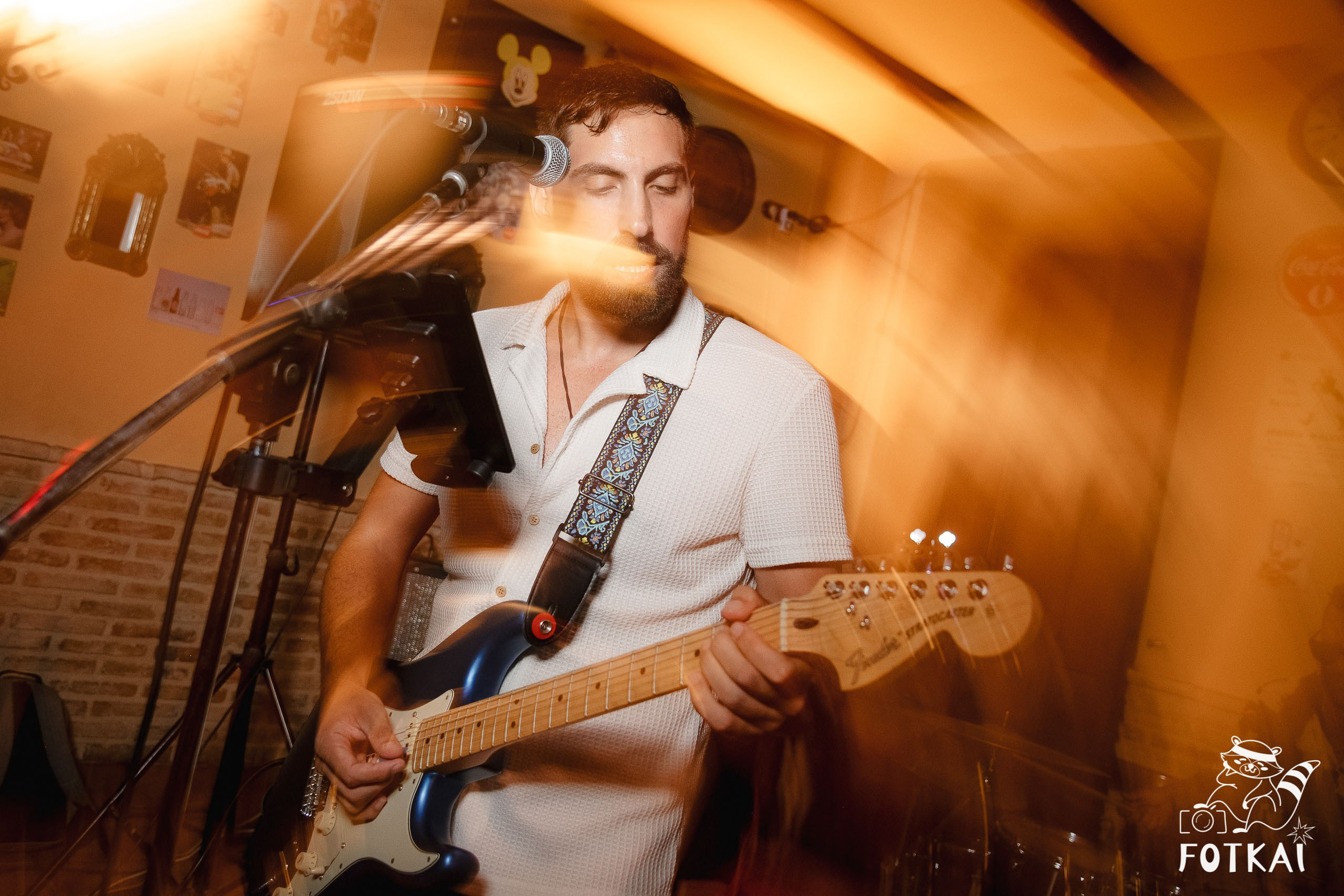 Stones of the Coast en Café Aljibe Rojales: Reportaje fotográfico 30.08.25 | FOTKAI