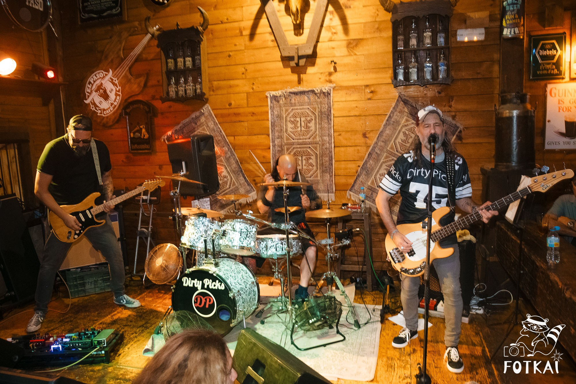Dirty Picks — Fotos del concierto en El Paso Bar, Torrevieja, 2026 | FOTKAI
