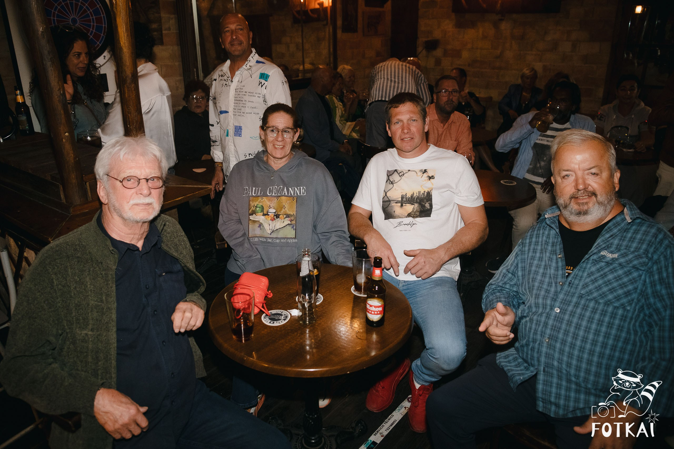 Фоторепортаж JAM Night в El Paso Bar, Torrevieja — живая музыка и атмосфера Коста-Бланки | FOTKAI