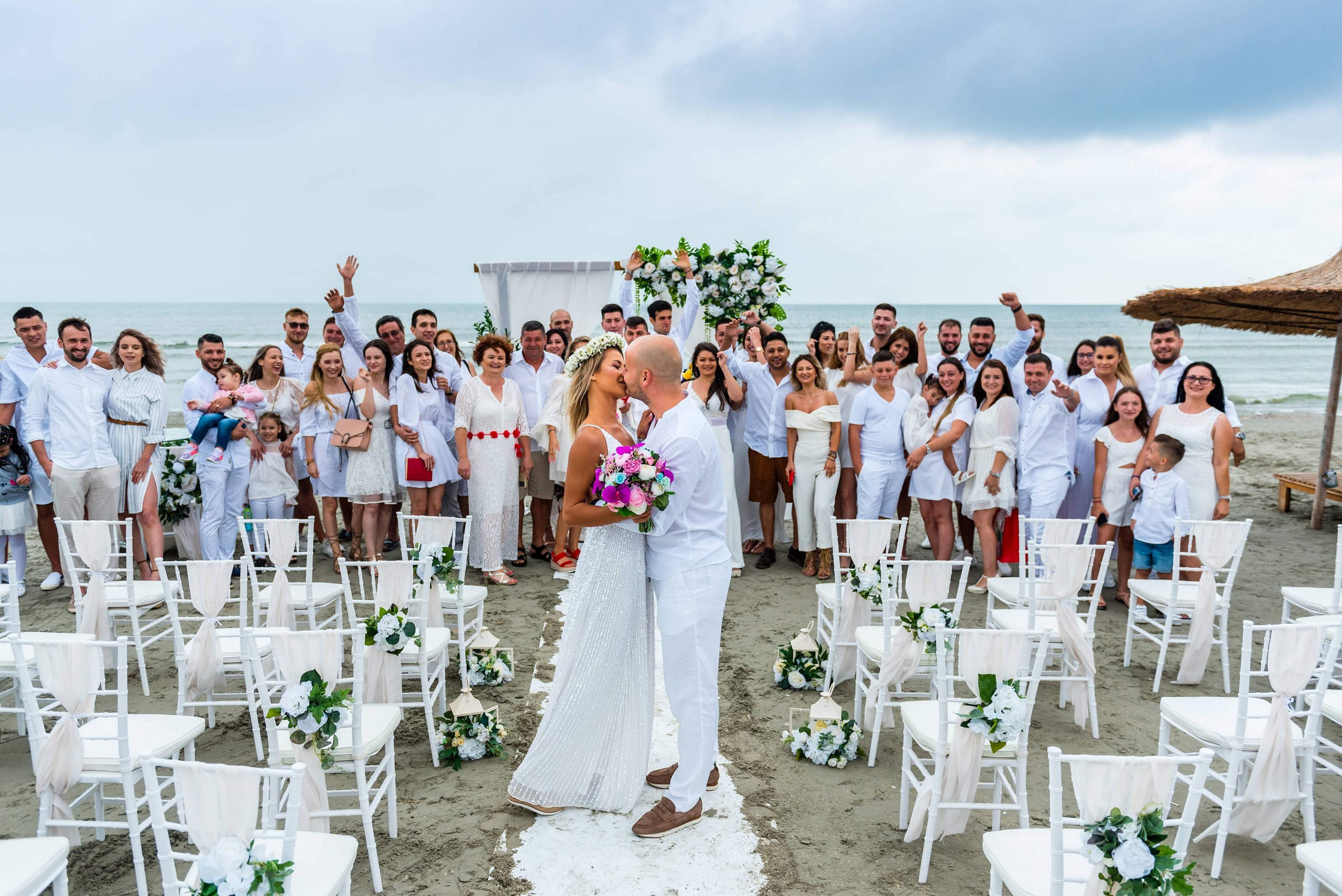 Cununie civila pe plaja Oneiro