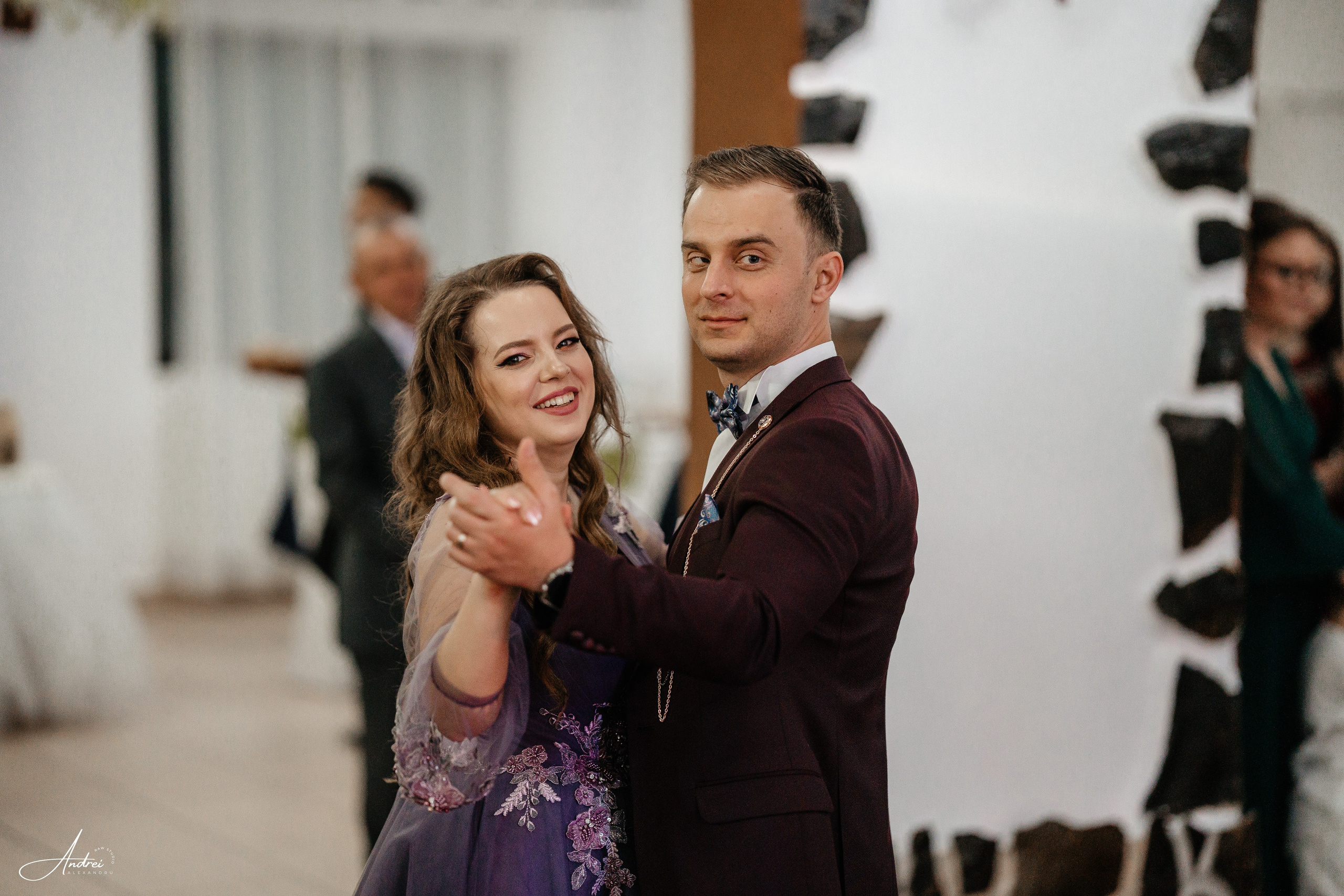 Cătălina & Călin. Raw Studio. Fotograful tau de nunta!