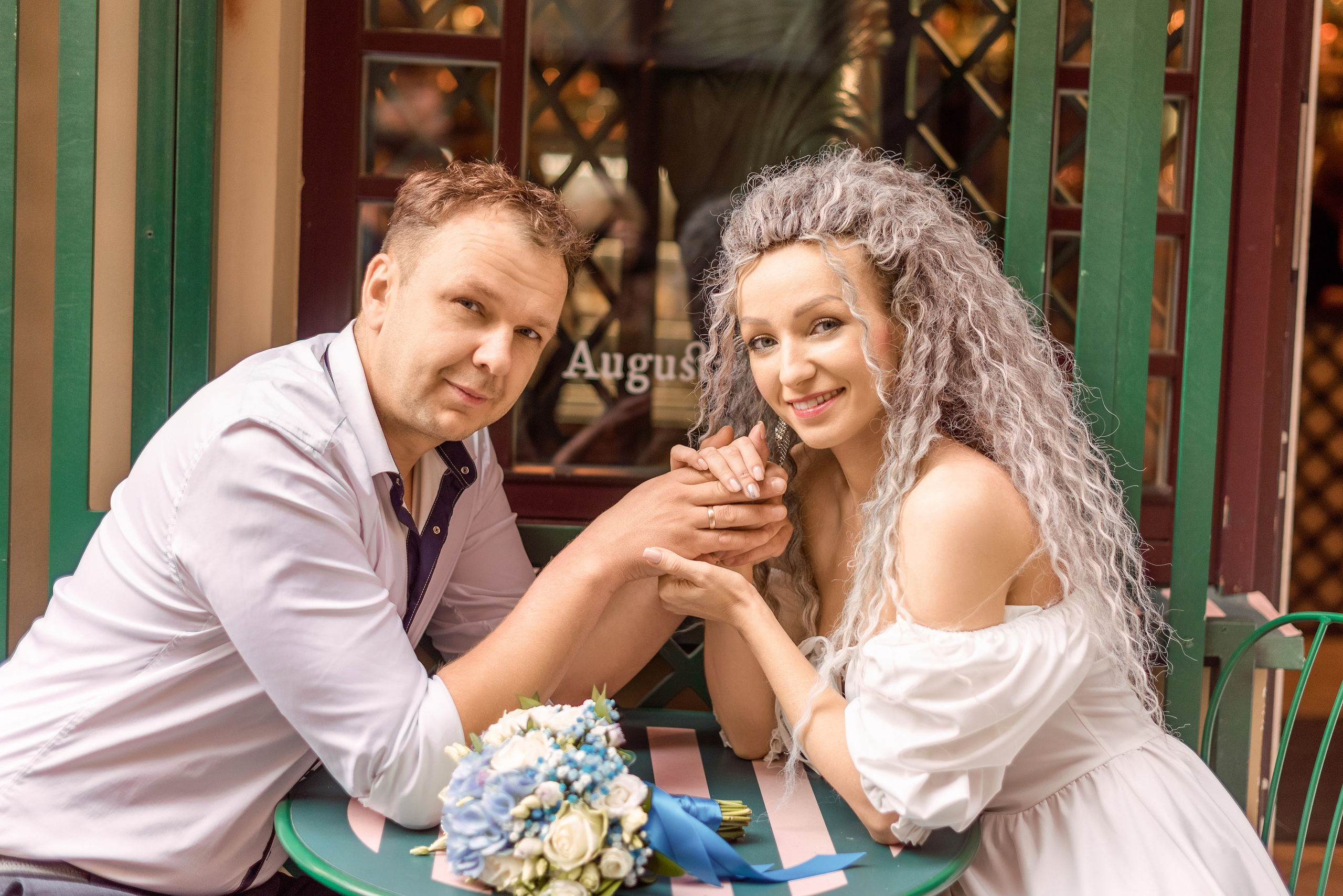 Свадебная прогулка по значимым местам Вильнюса. Семейный фотограф и фотограф новорожденных в Вильнюсе Ирина Беленкевич