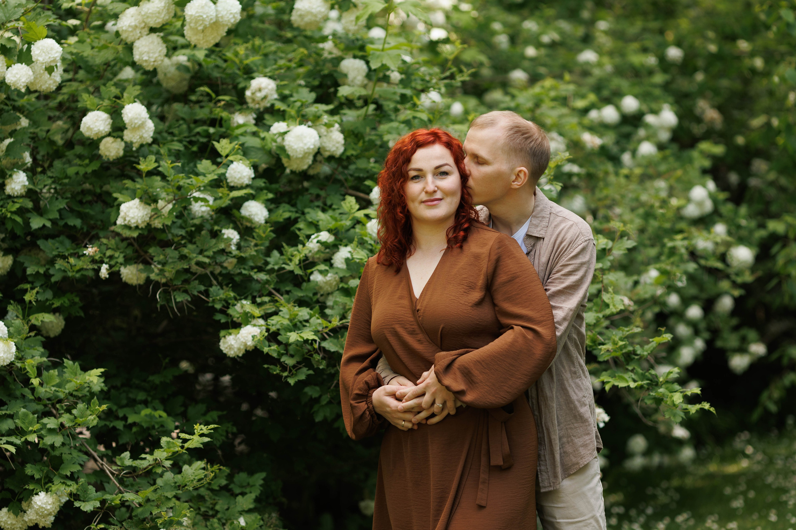 Family walking in the park. Family photographer in Vilnuis Svetlana Naumova
