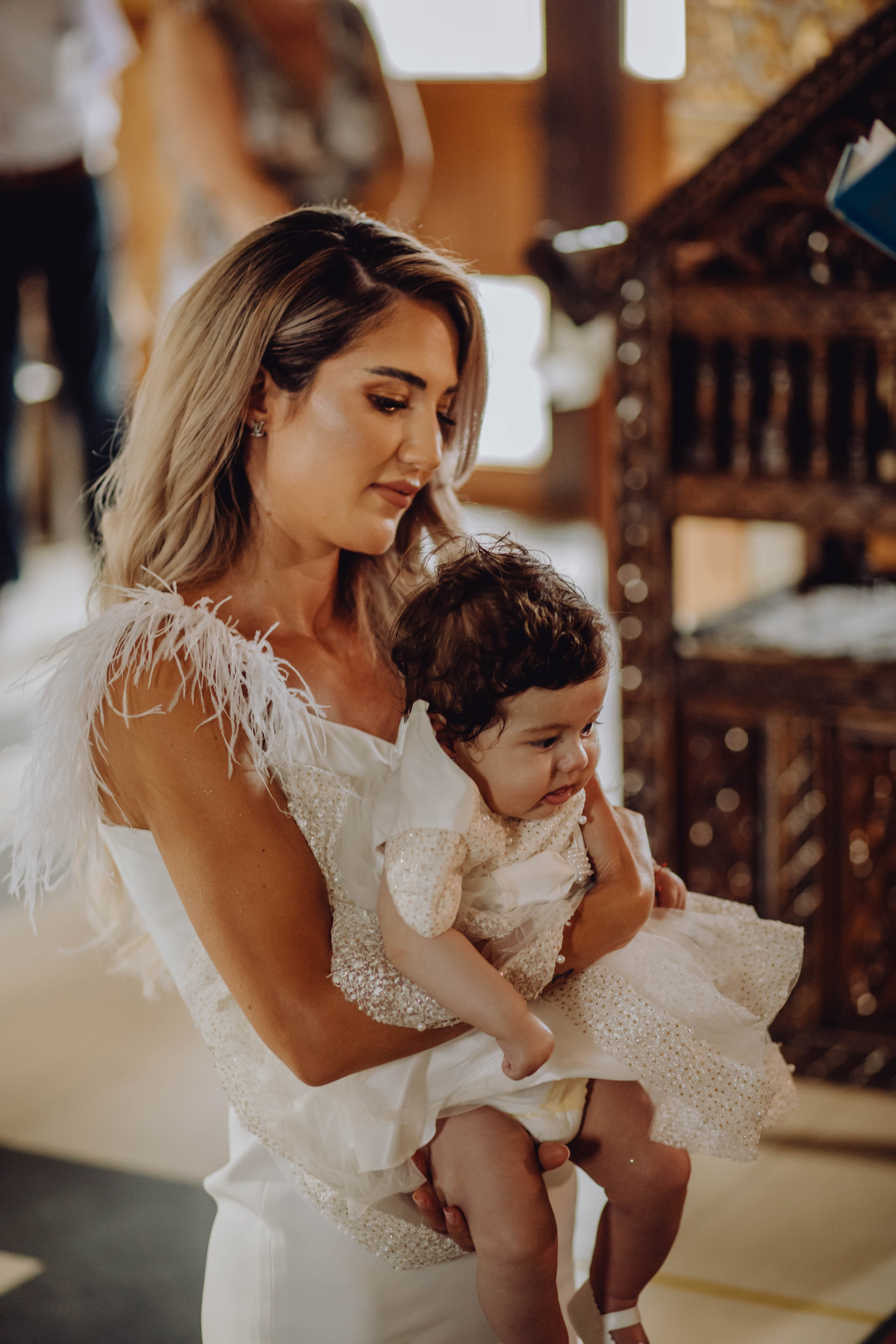 Zaira. Wedding & couple photographer from Romania Rut Vetan