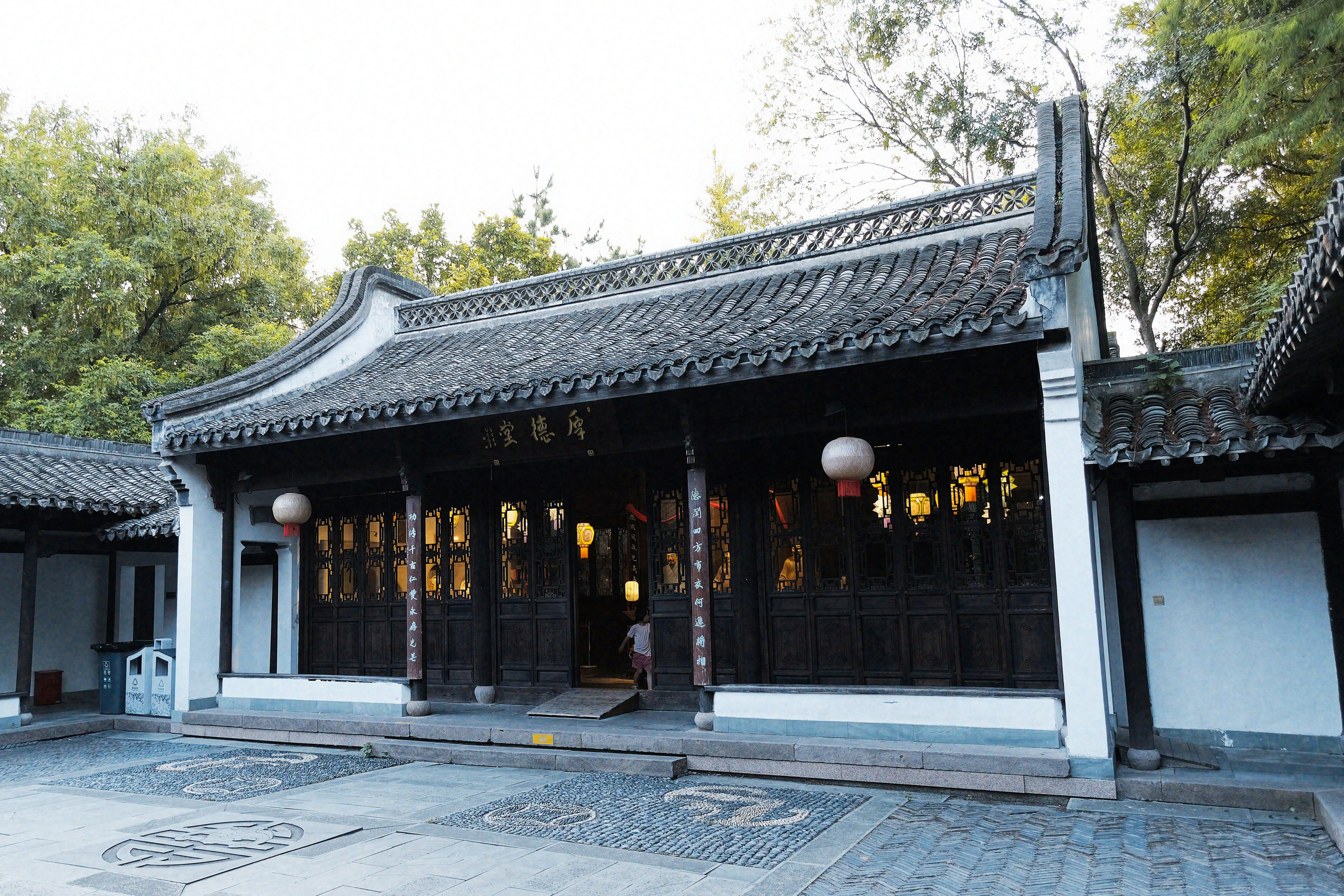 Lanterns and Timber — Traditional Hangzhou
