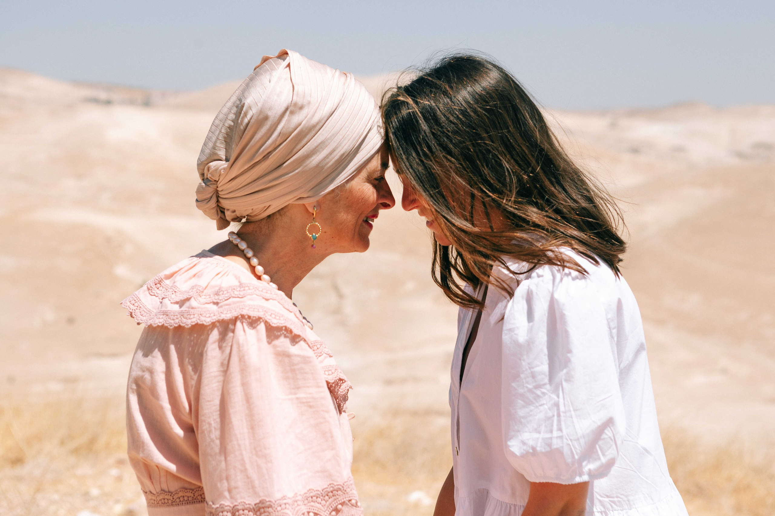 MAALE ADUMIM, HOME PHOTO SESSION + DESERT. Https://shi-photo.com/