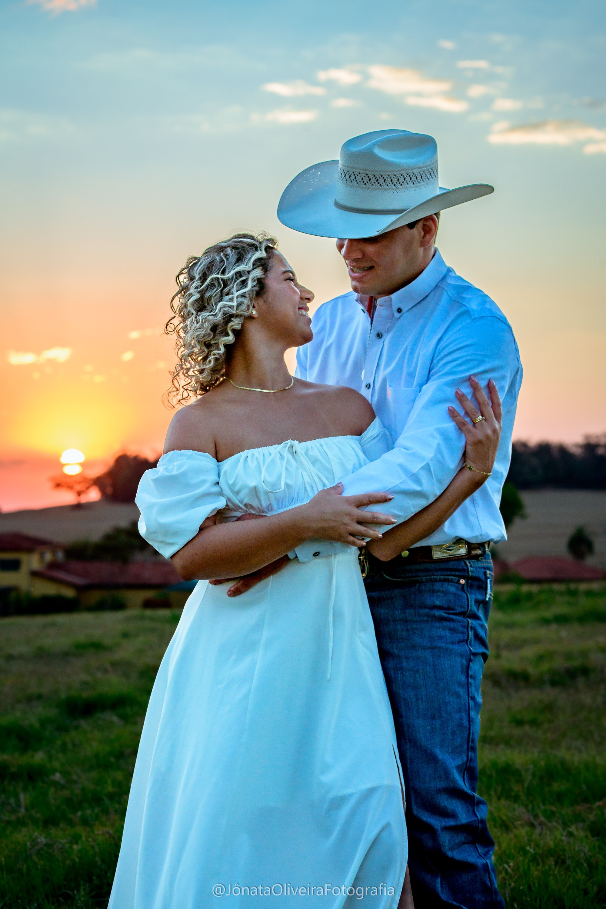 Pre Wedding Luérica e Vinicius. Fotografia de casamentos e ensaios em avaré Jônata Oliveira