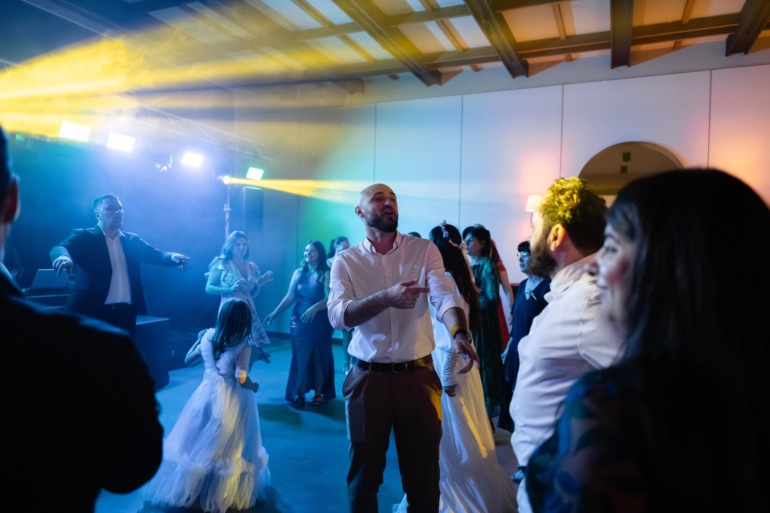 Flori & Cosmin. Main