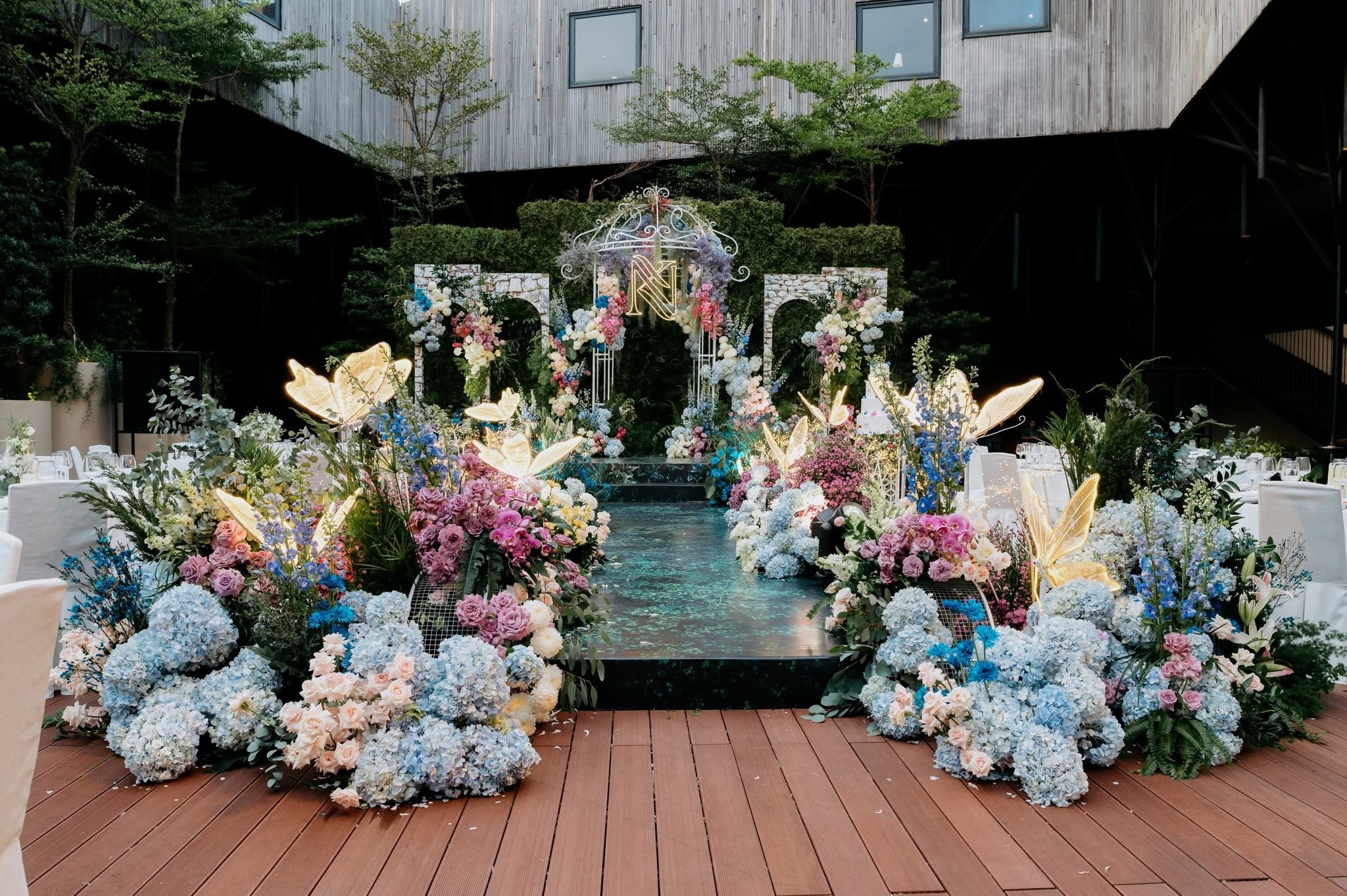 𝐊𝐞𝐥𝐥𝐢𝐞 & 𝐍𝐢𝐤𝐥𝐚𝐬 / Destination Wedding. Saigon Wedding Present | Art Beyond Moments