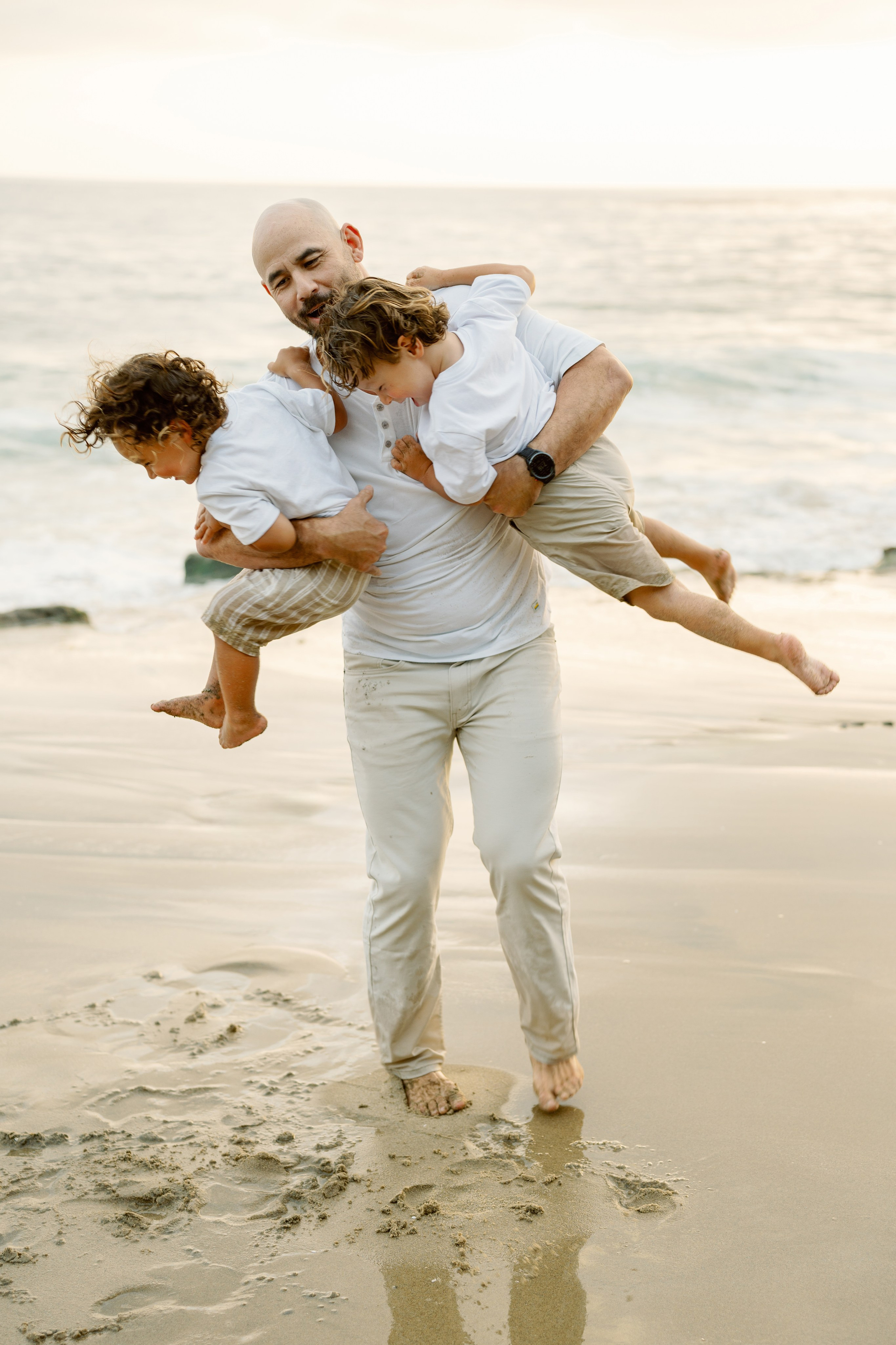 Maternity Photoshoot at Laguna Beach. Wedding Photography & Videography Team in California, Los Angeles, San Francisco, San Diego and Travel