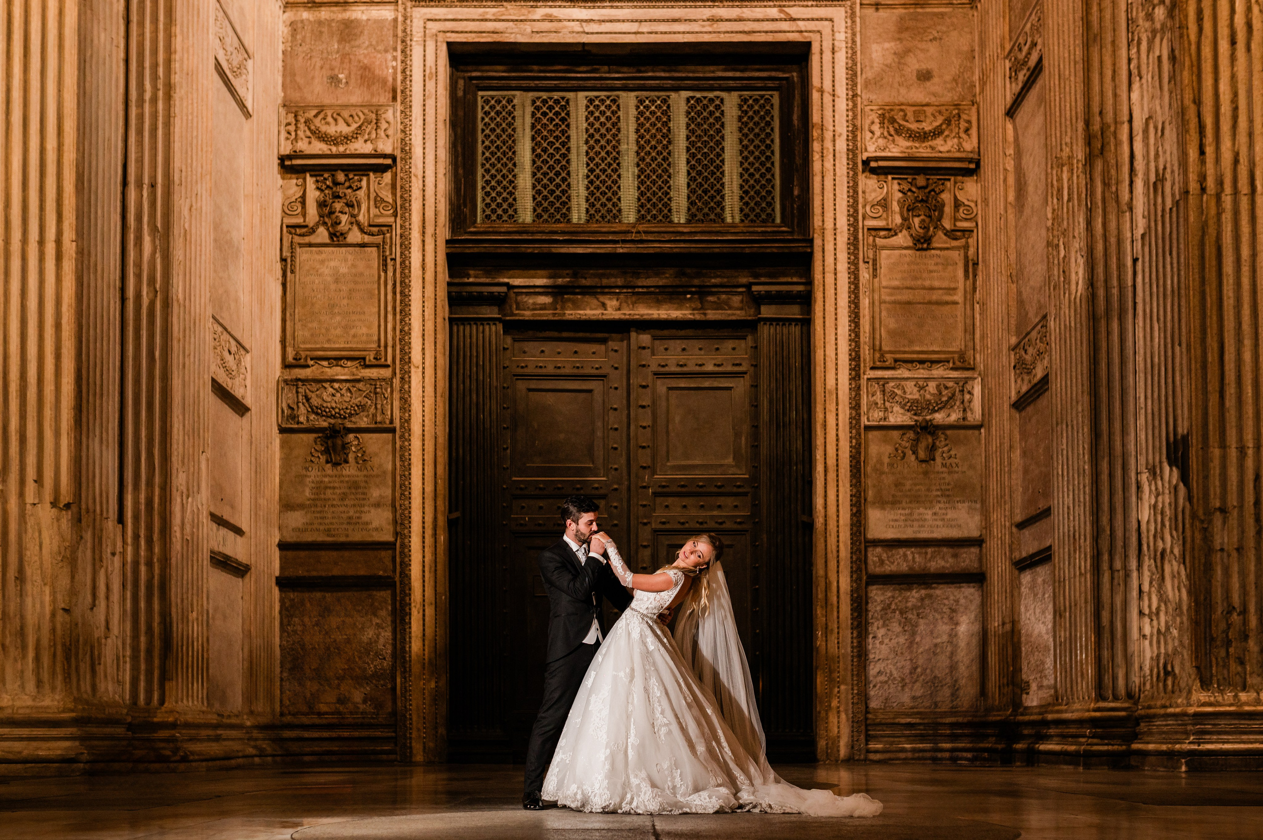 Servizio Post Matrimoniale Notturno a Roma. Fotografo Matrimonio a Roma | Servizio Fotografico Matrimonio