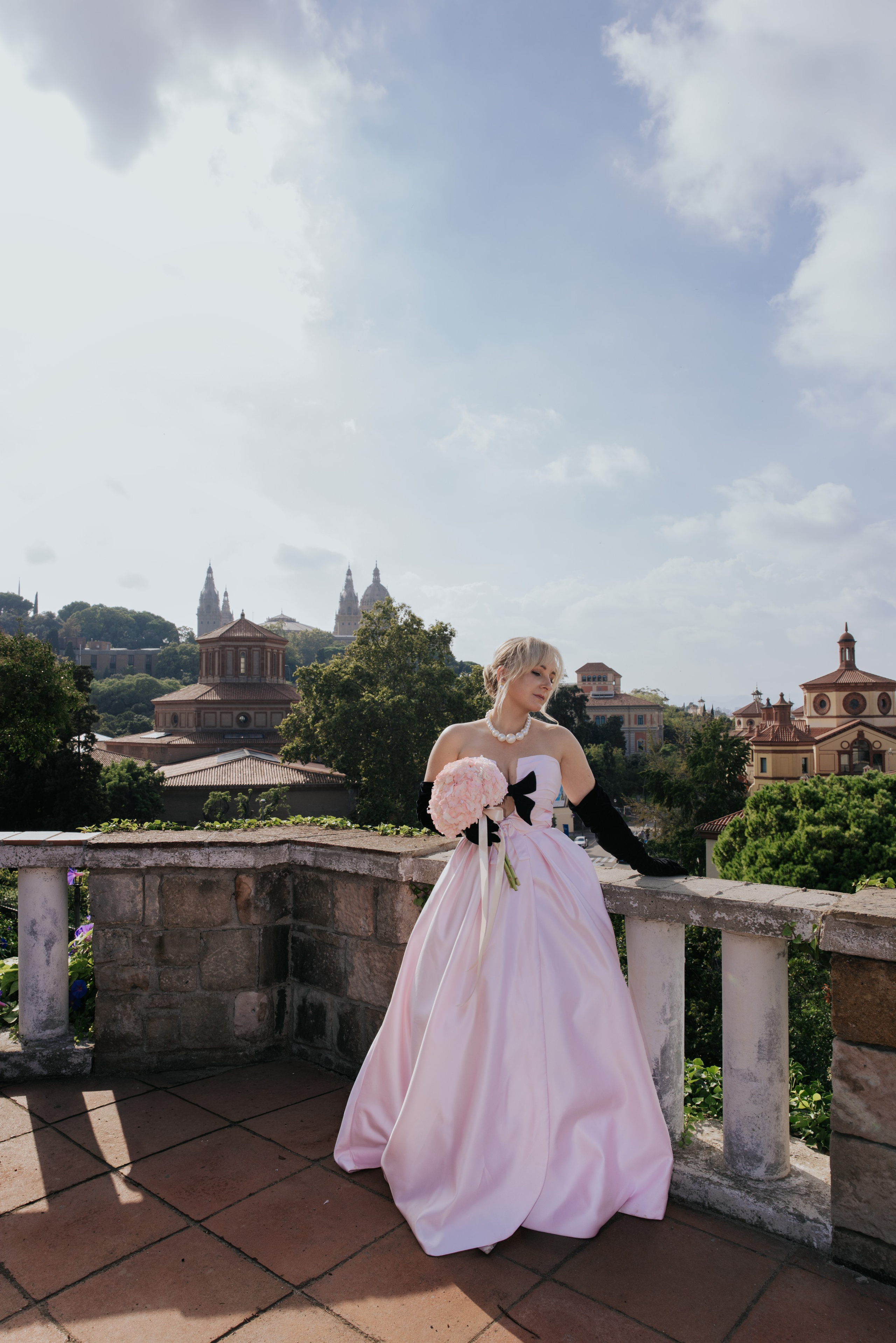 DiaFoto Luxury Dress Photoshoot in Barcelona | Dress Rental & Wow