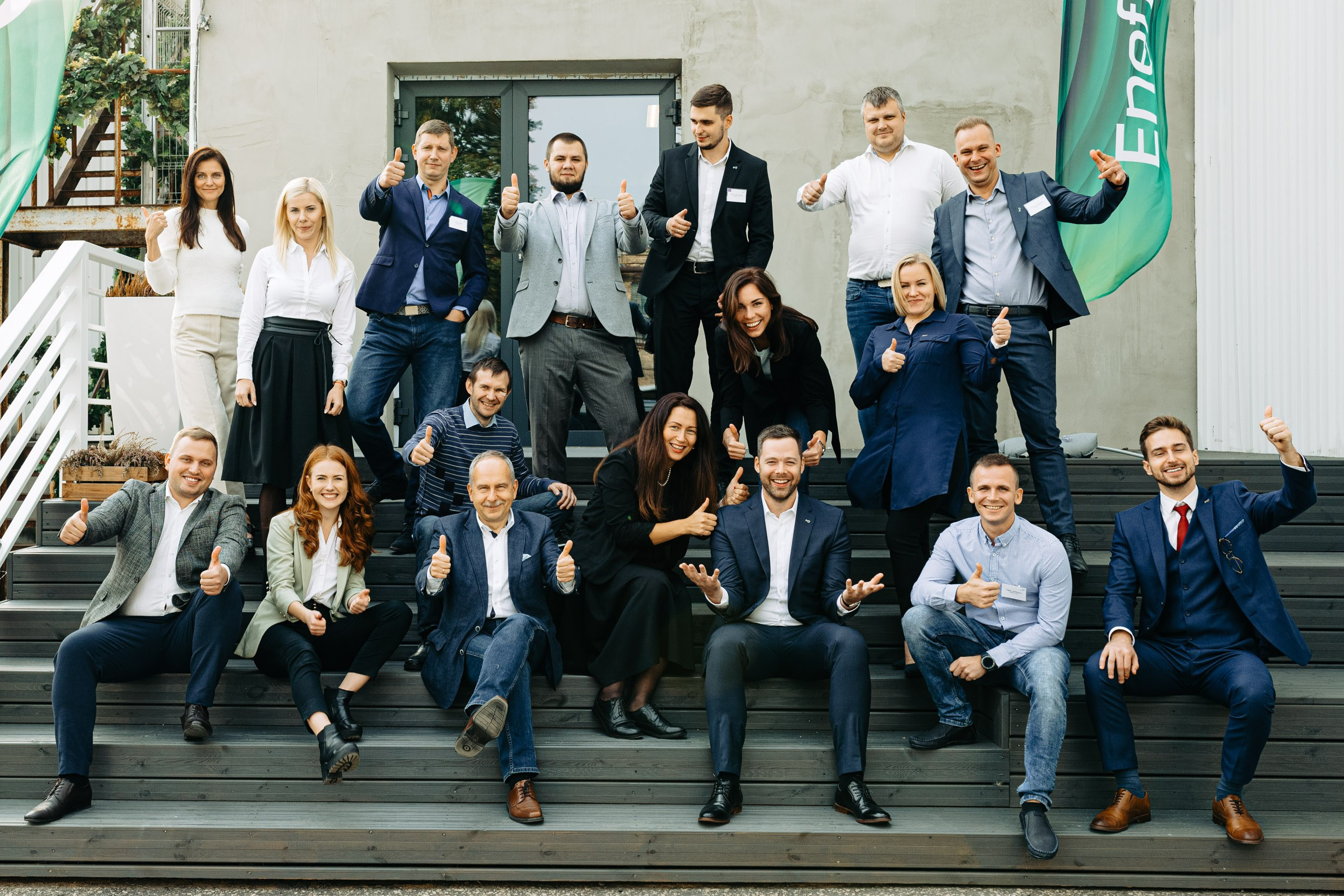 KOMERC PORTRETU FOTOSESIJA UZŅĒMUMA VIDĒ