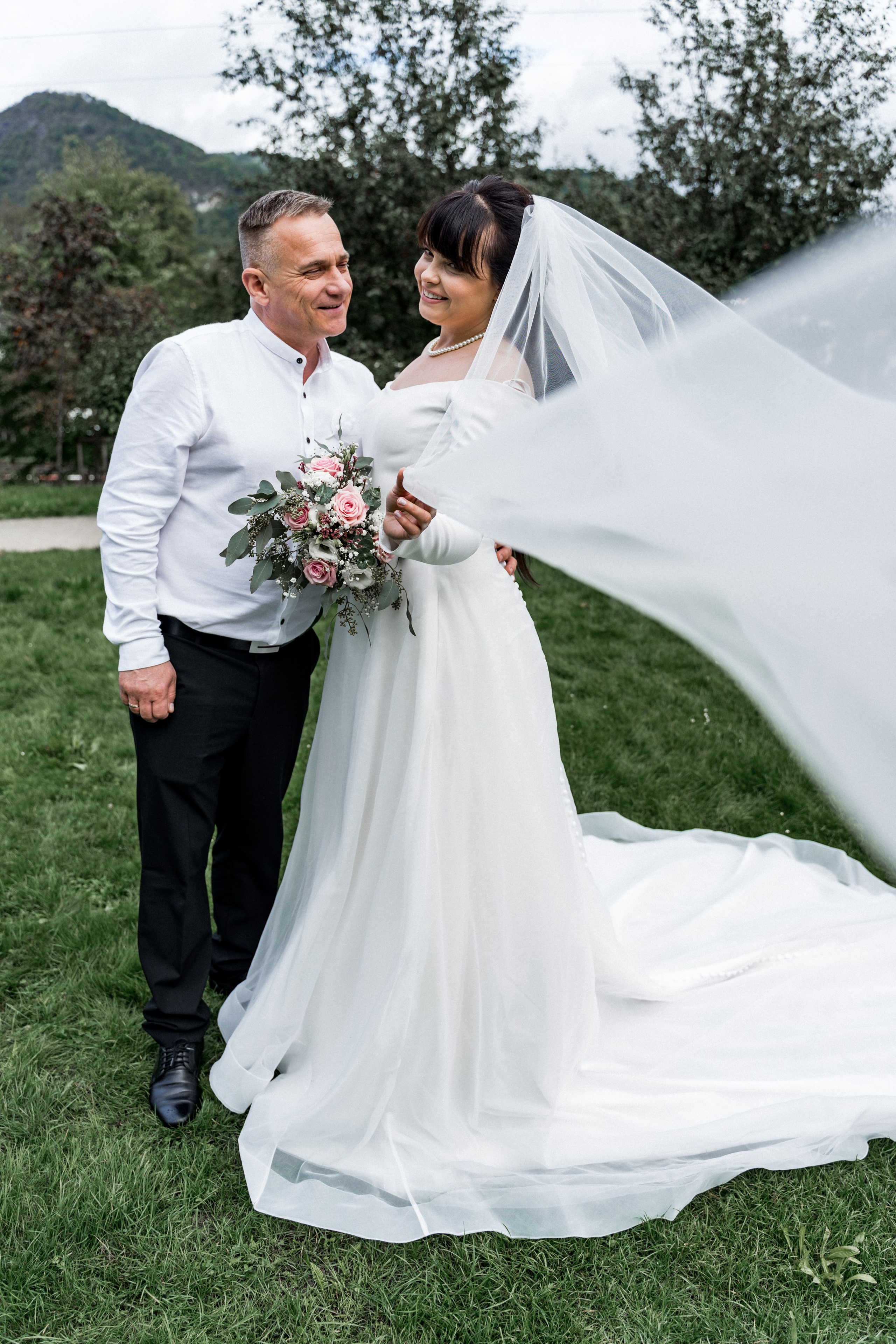 Andrei & Ira. Svatební fotograf a kameraman v Česku a po celé Evropě — Teplice, Ústí nad Labem, Praha, Drážďany