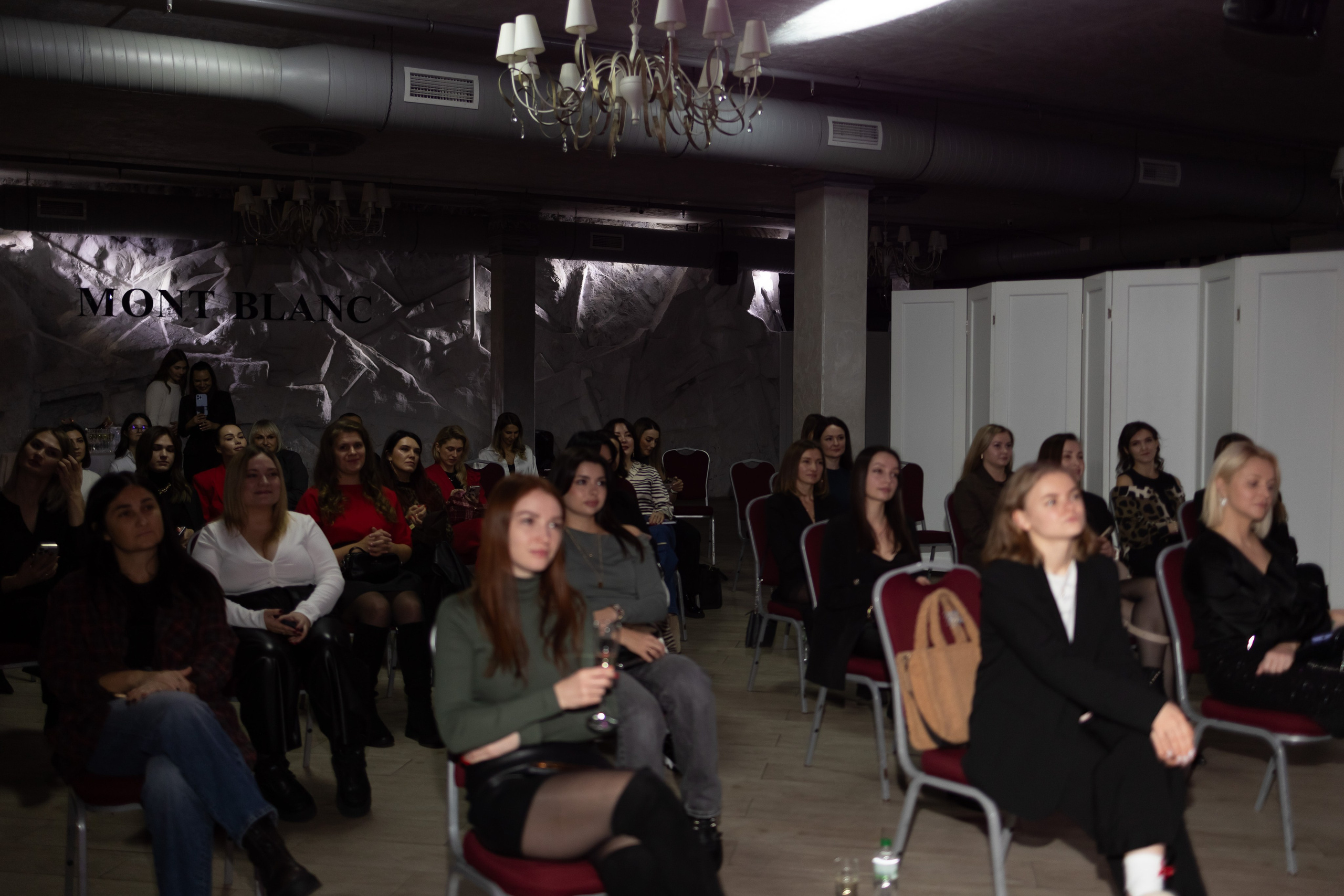 AstroBrut Conference. Wedding and family photographer