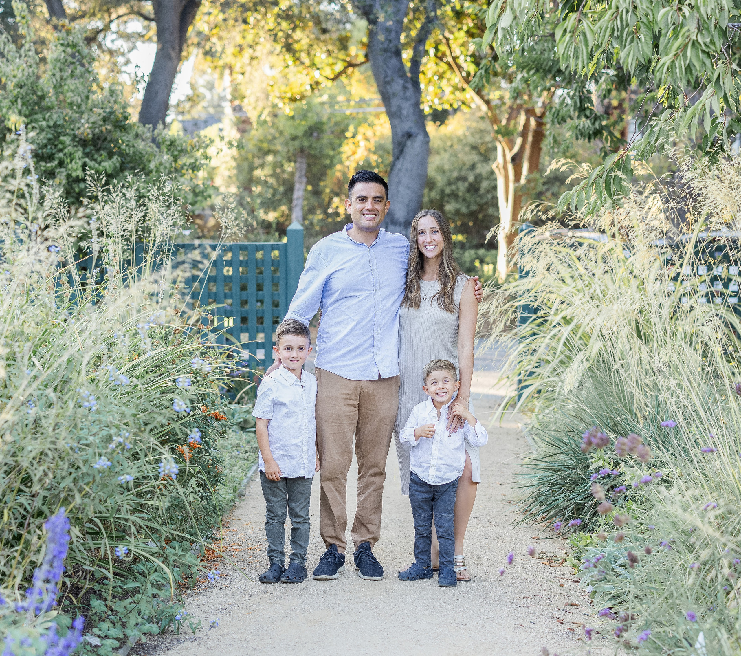Family Garden Story. Levantera Photo San Francisco Bay Area Photographer Natalia