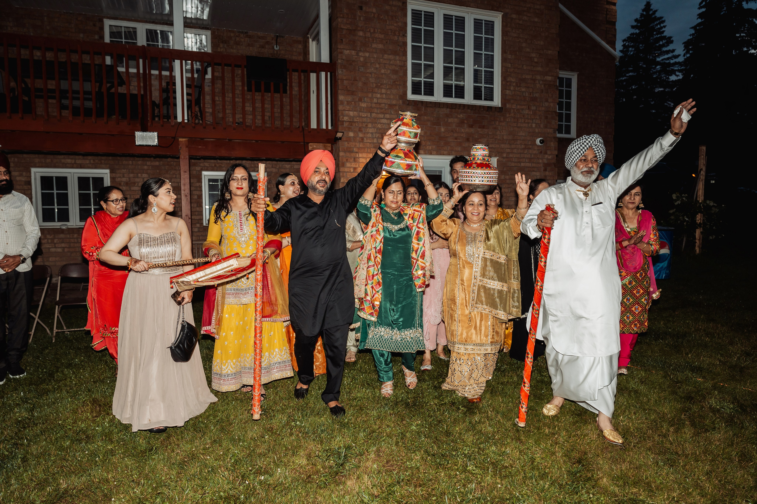 Gurchain & Tegvir. Wedding Photographer & Cinematographer studios