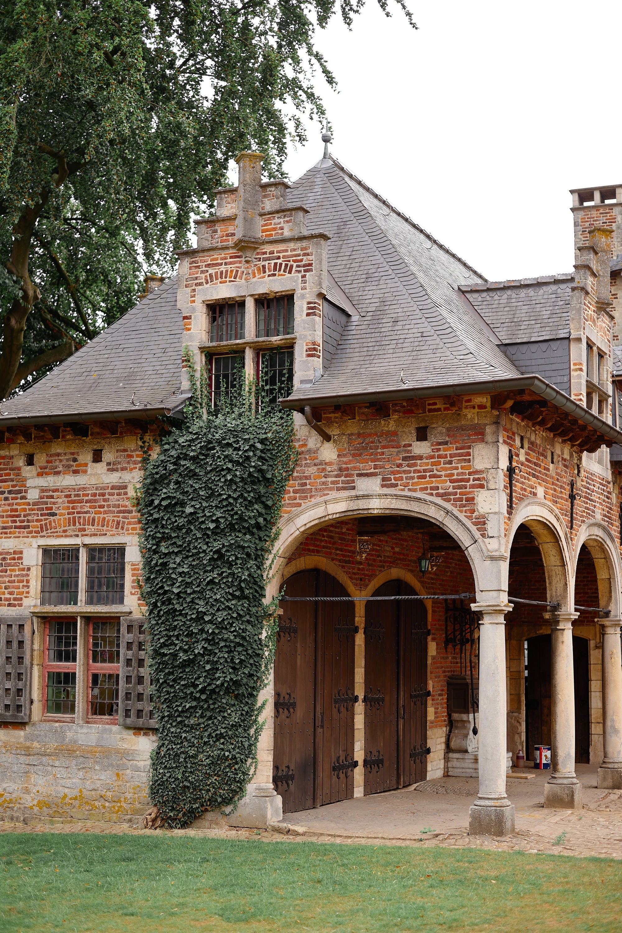 Wedding at Groot-Bijgaarden Castle, Brussels — Destination Wedding Photography Belgium. Bella Vita Weddings — Wedding Photography in Dubai & Destination