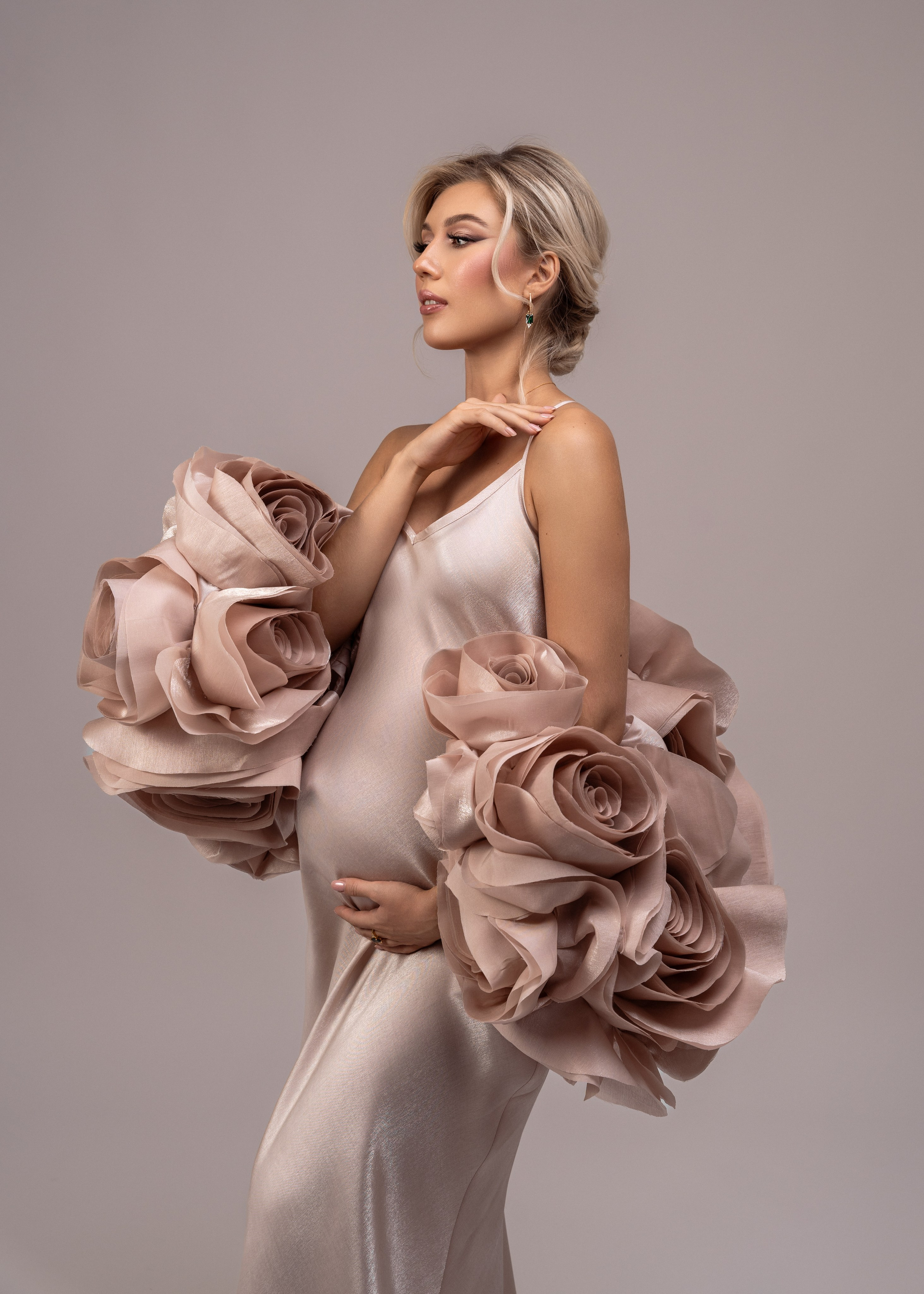 Babybauch Fotoshooting. Anna, Fotografin aus Wien, Österreich. Ich fotografiere in folgenden Genres: Babybauch-, Familien-, Mode- und Weihnachtsfotografie