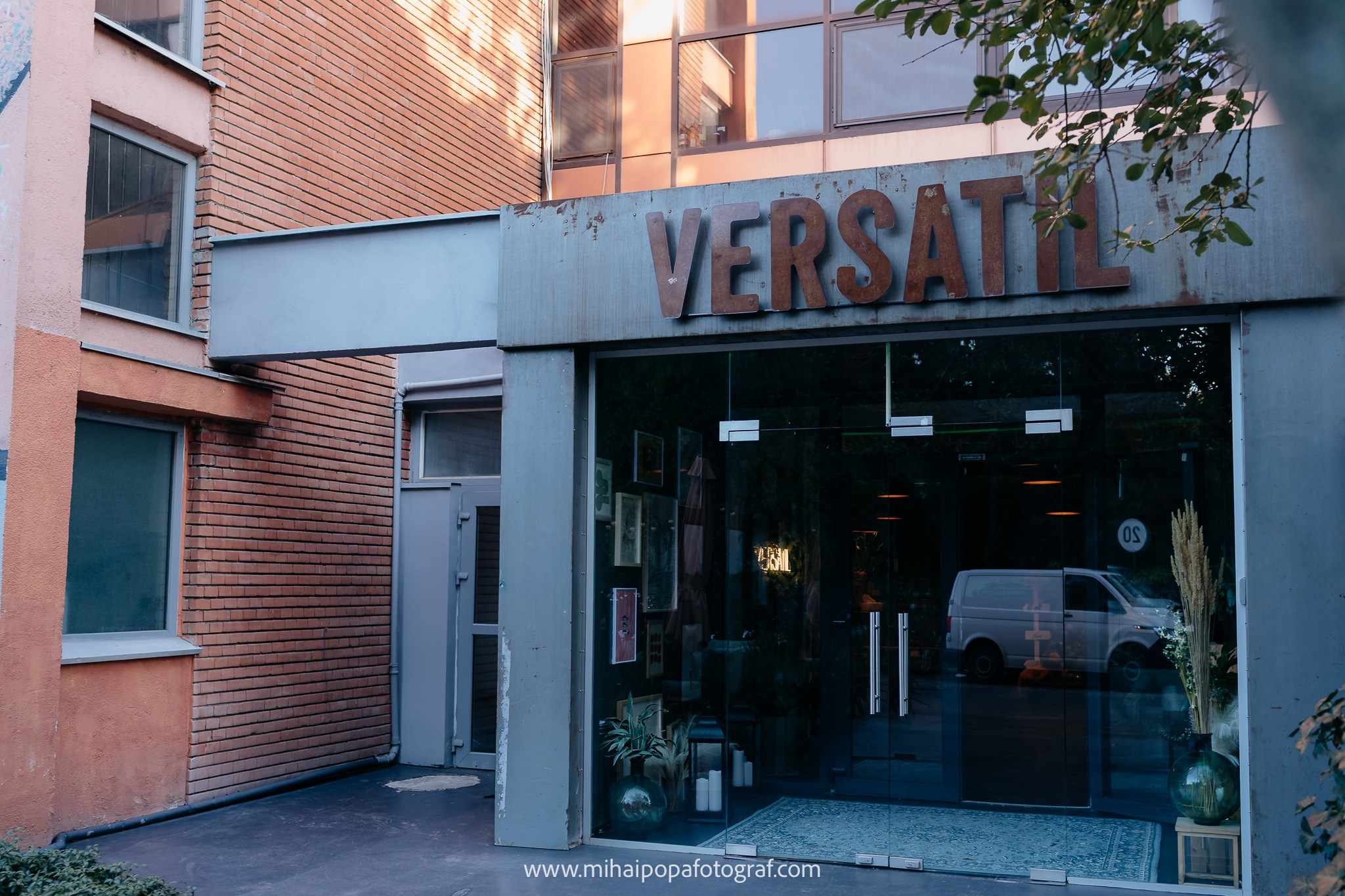 Fotograf de botez în Bucuresti| Mihai Popa Fotograf. Fotograf Nuntă & Botez București - Mihai Popa | Dincolo de oameni, imortalizez emoții!