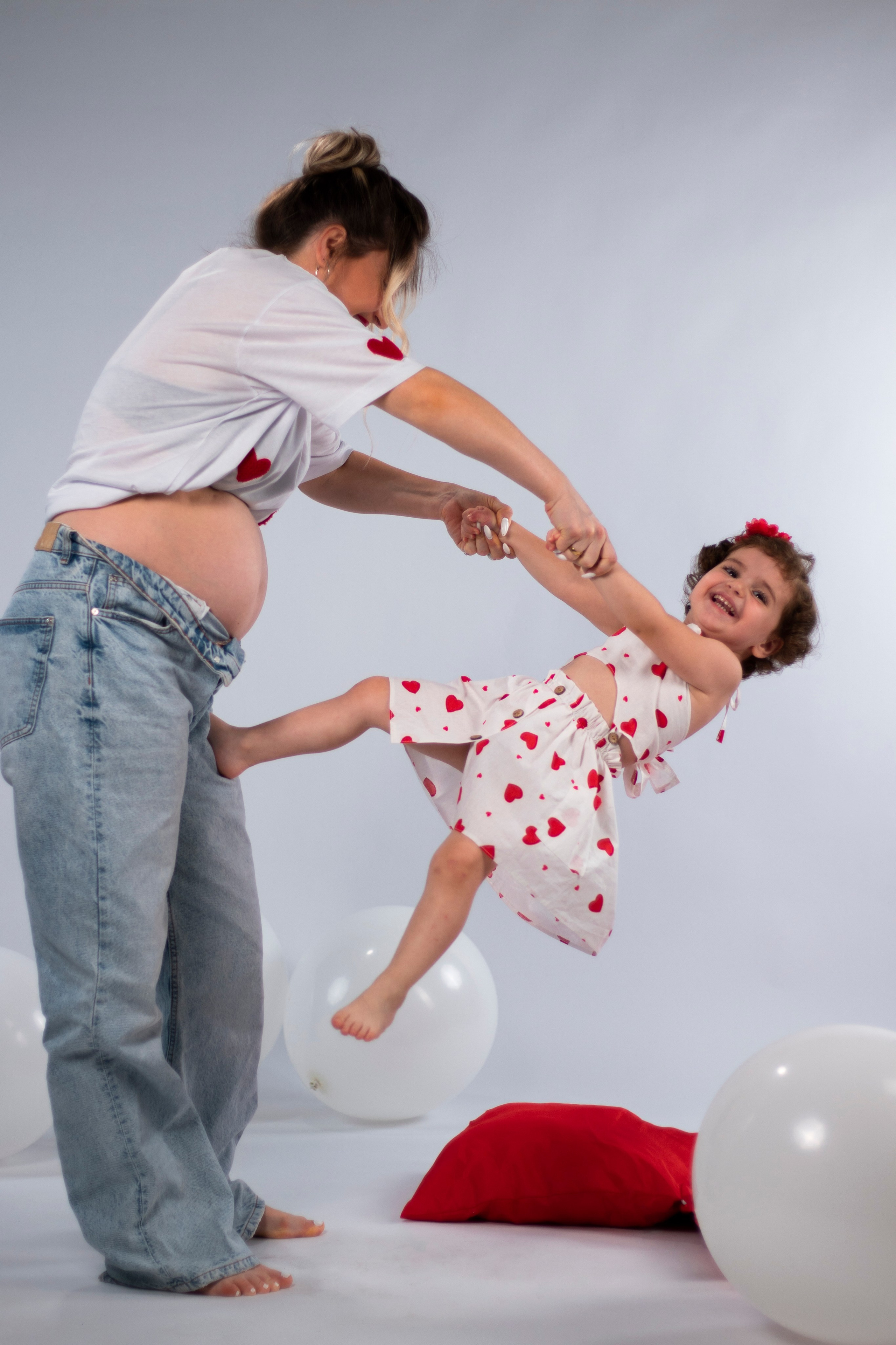 სტუდიური და გარე ფოტოსესიები. Clapp Studio