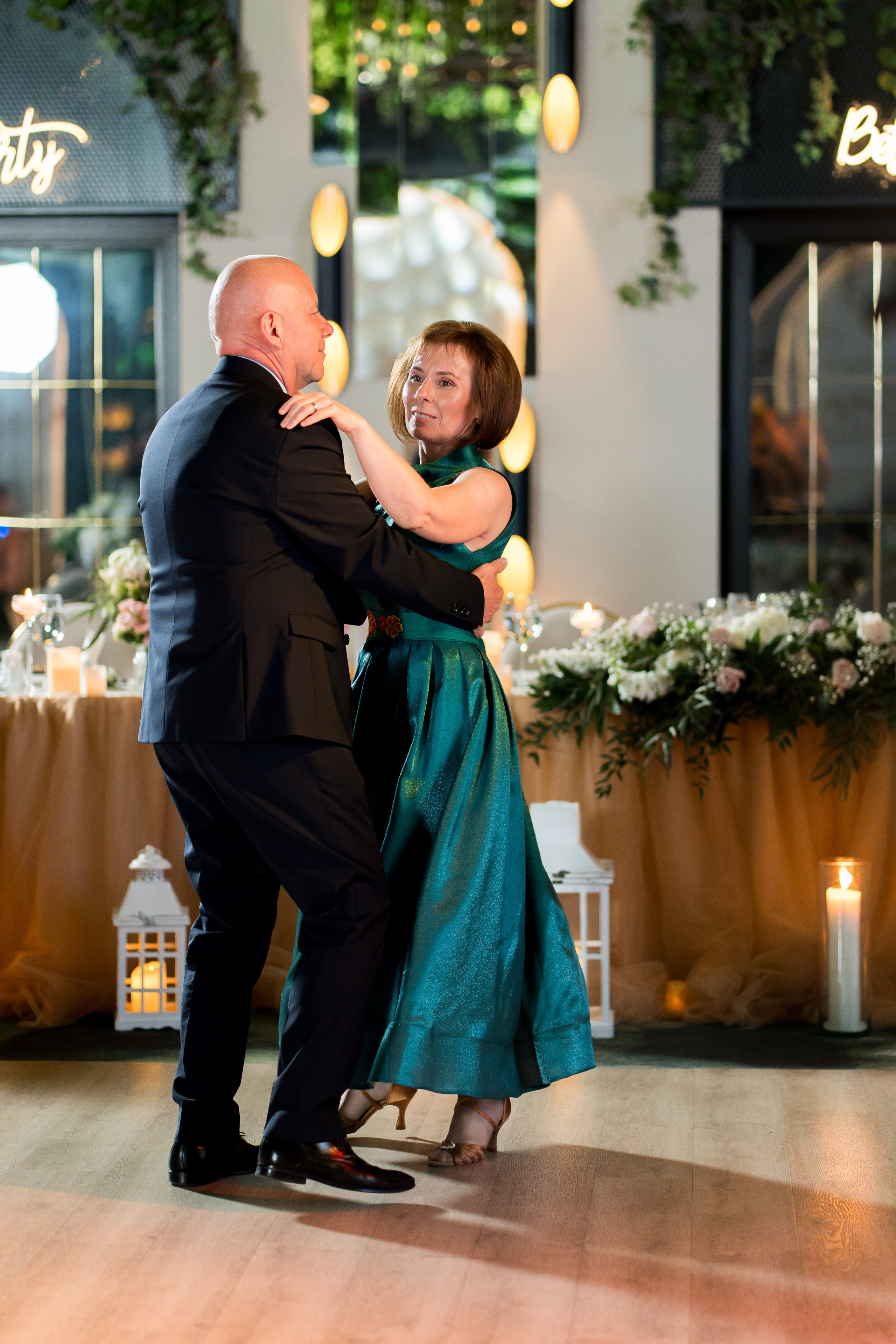 PARTY. Gabriel Florea — Fotograf nuntă București