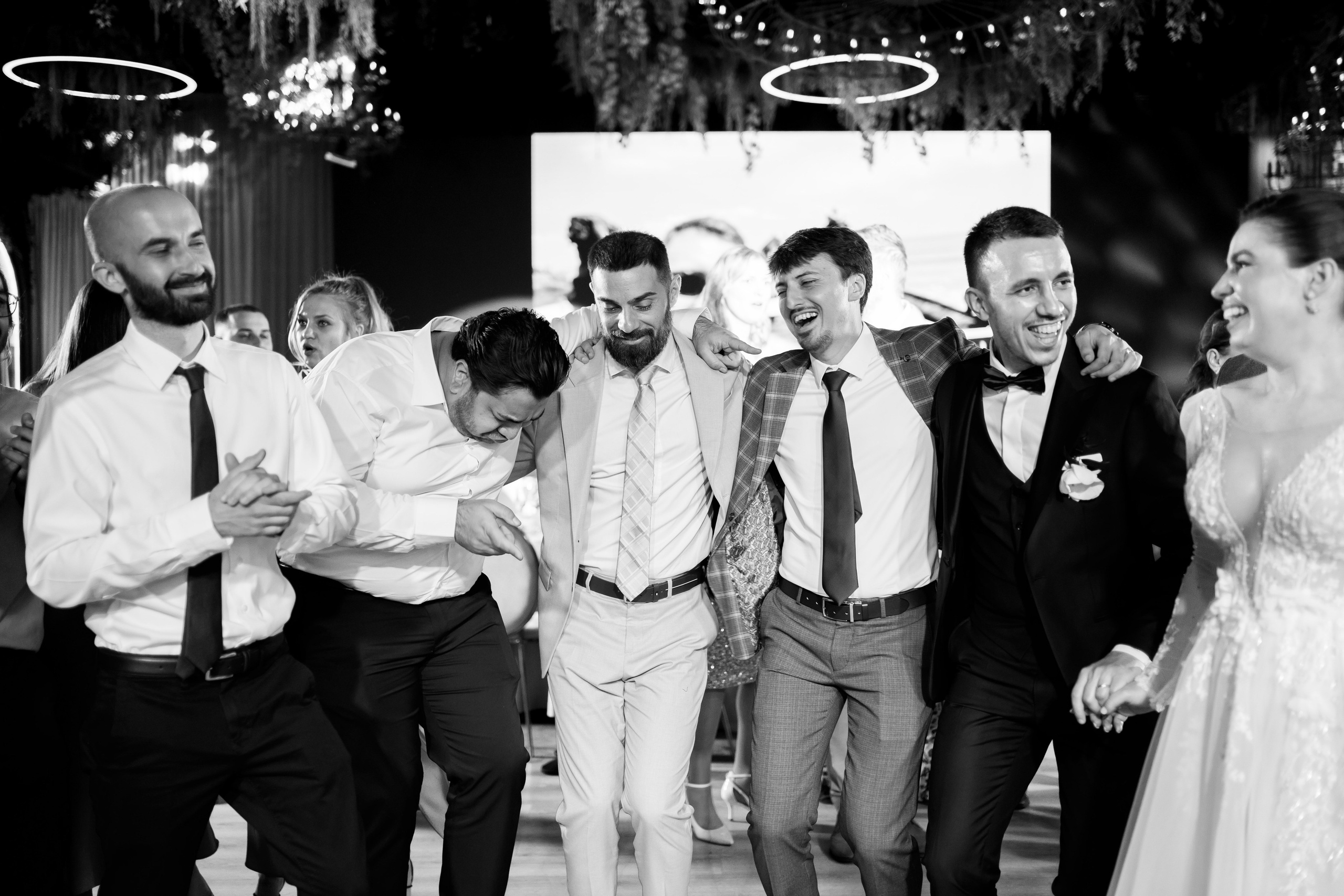 PARTY. Gabriel Florea — Fotograf nuntă București