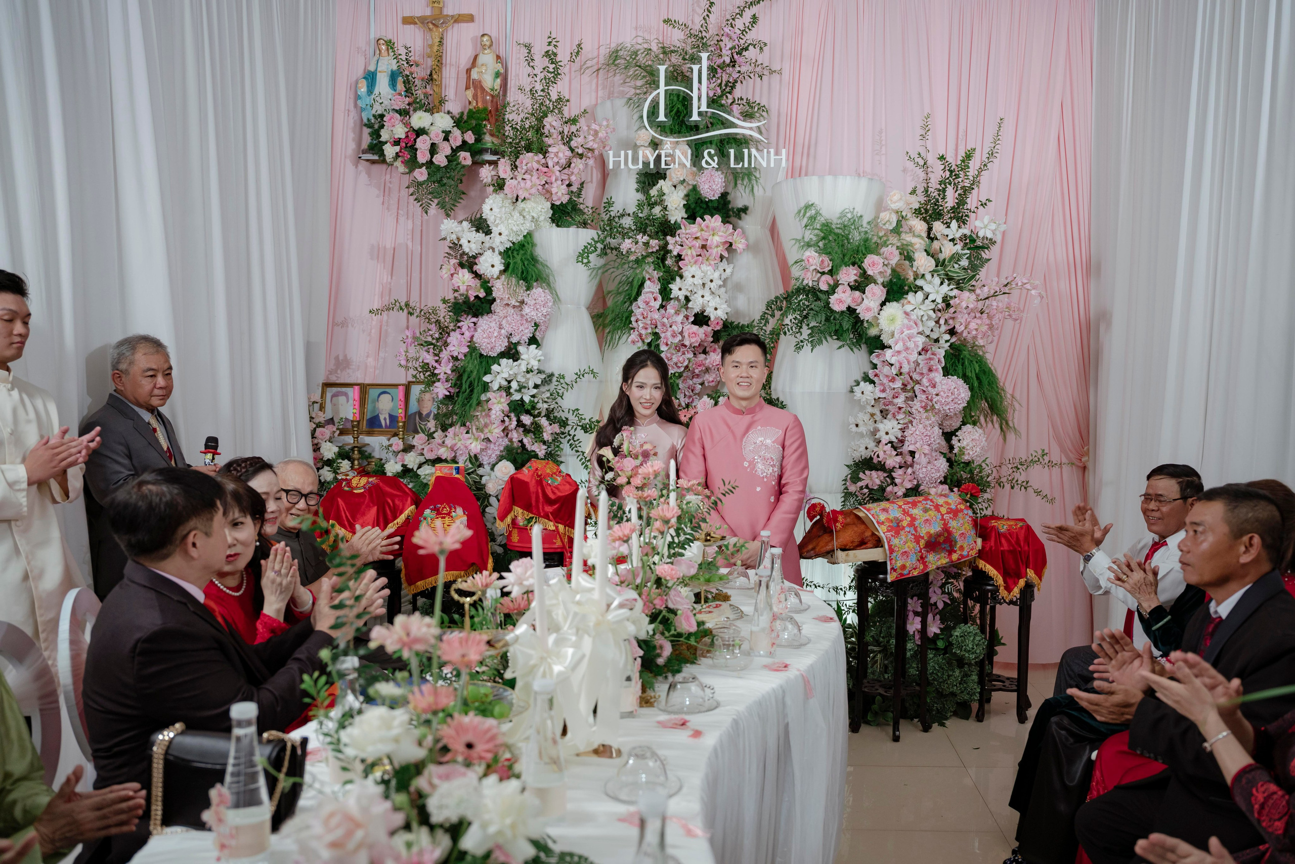 LINH & HUYEN. WEDDING PHOTOGRAPHER IN VIETNAM